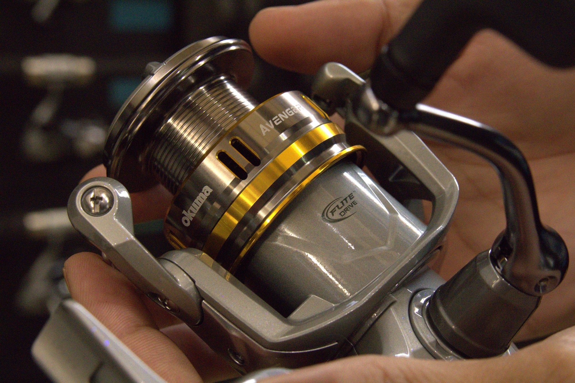 okuma av-30b avenger lightweight spinning reels medium 6Bb+1Rb 5.0:1 : Sports & Outdoors This helps create less friction during casting for increased distance and greater accuracy Okuma ABF-3000 Avenger Okuma ABF
