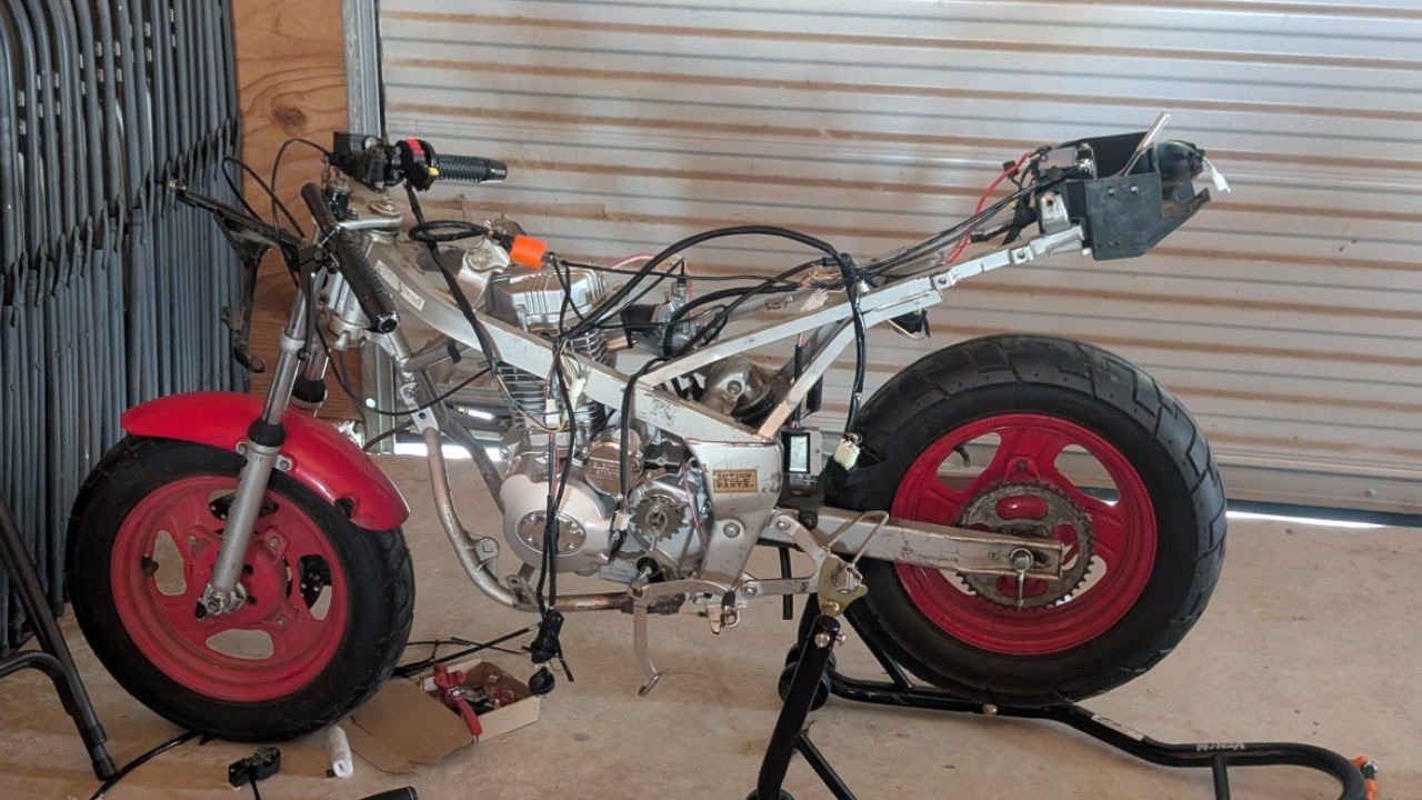 Putting a GC 250cc engine into a ysr50 frame :)