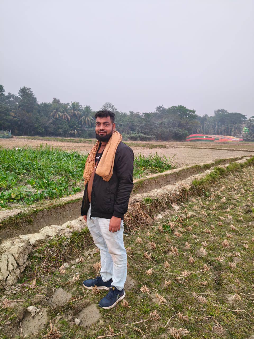 বন্ধু নুরুল ইসলামের সবজি বাগানে... - MD Jafurl Islam Robi | Facebook