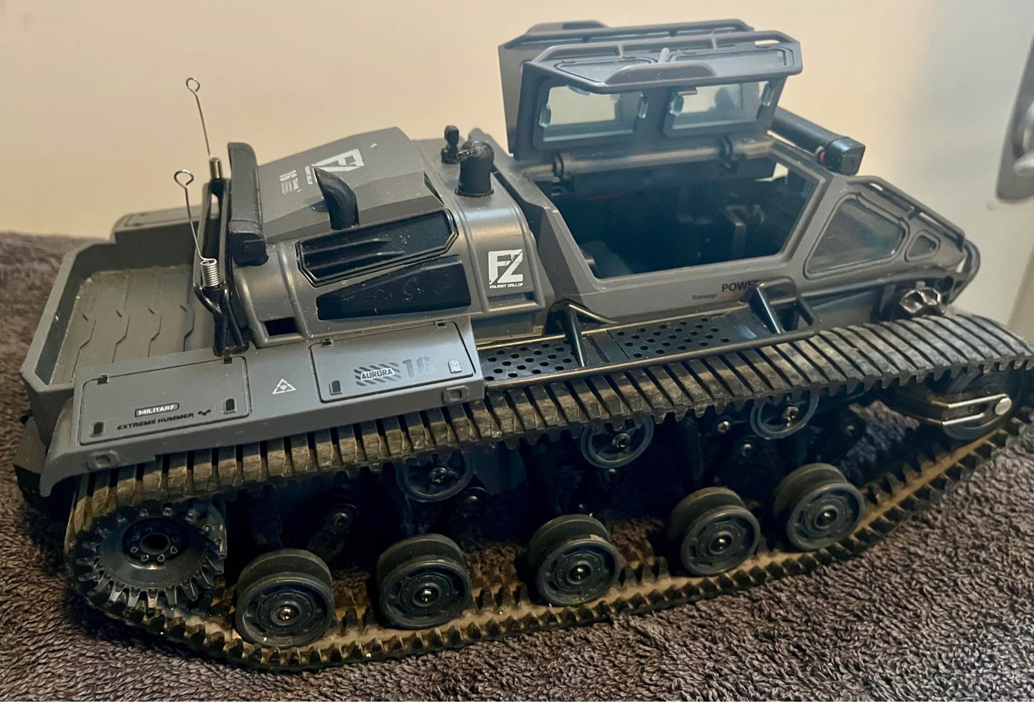 Ripsaw EV3-F4 rc tank - Remote Control Toys - Österskär, Stockholms Län ...