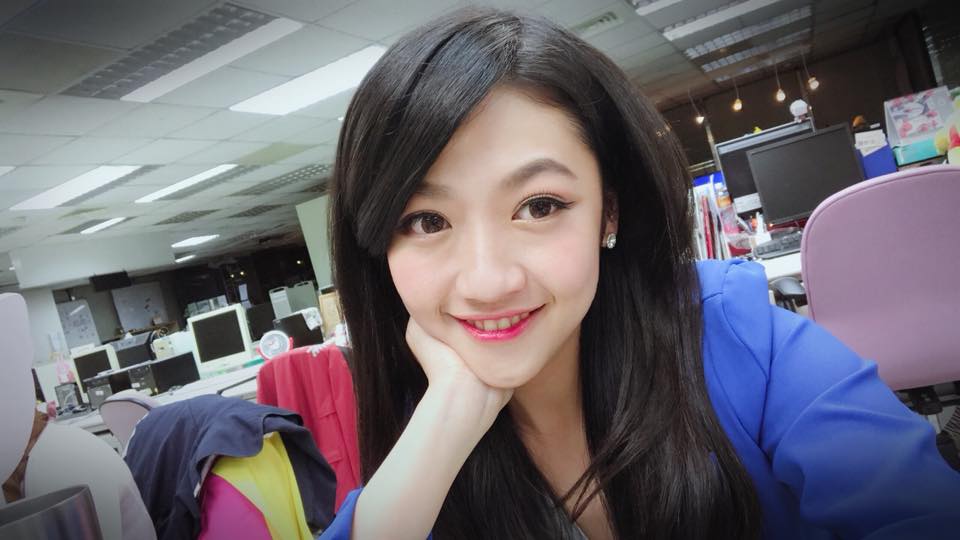 陳韻羽 Lisa Chen - 等等9:50 韻羽會跟我們的禎禎主播一起在 科技看非凡 粉絲團直播！大家要來看哦！... | Facebook