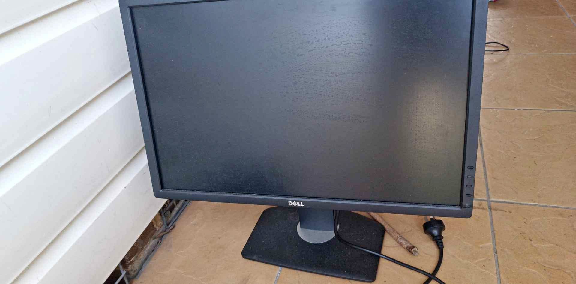 Dell Monitor+ Free Display cable - Monitors - Sydney, Australia ...