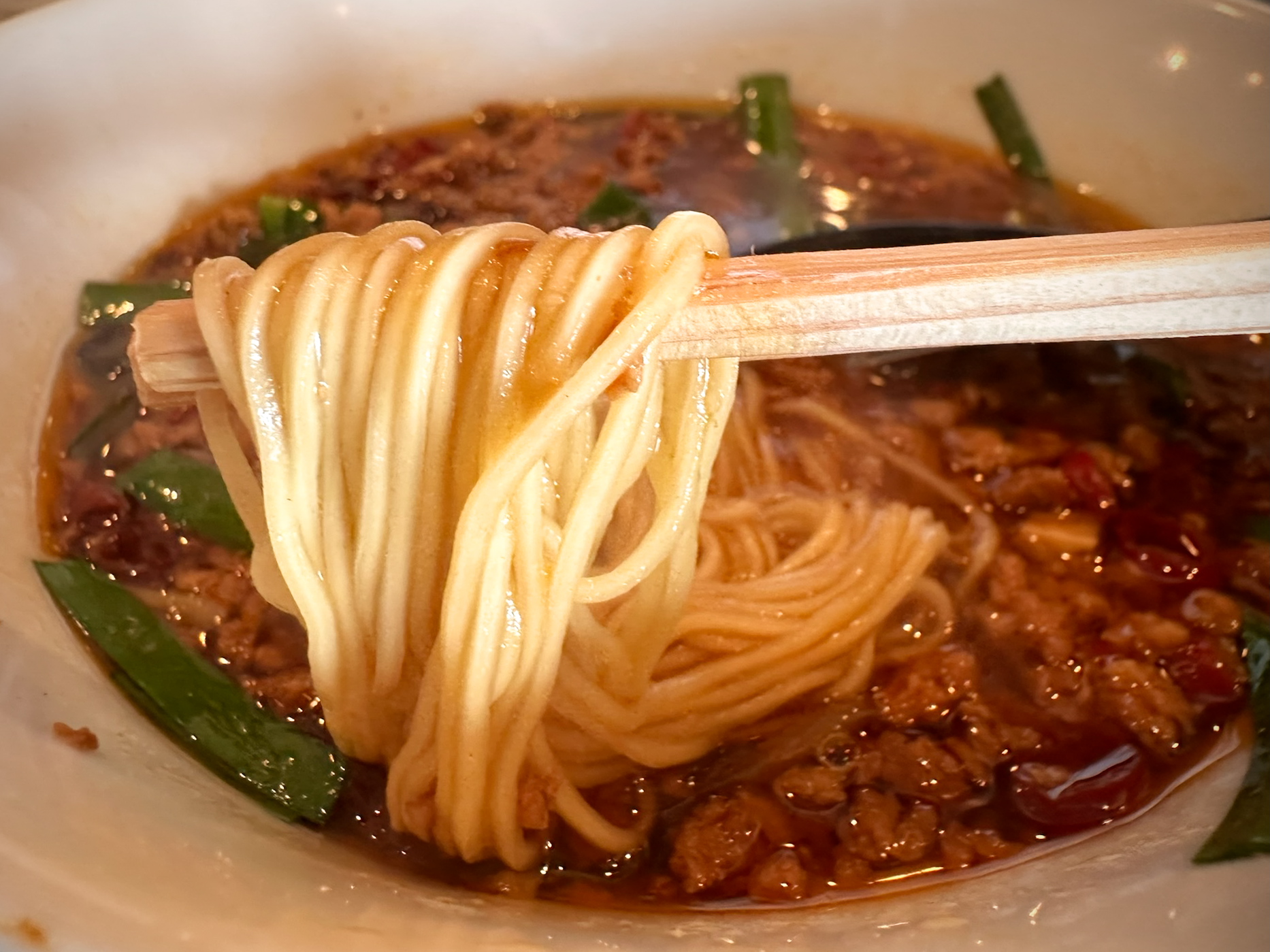 大阪本町の蘭亭（らんてい）。台湾ラーメン 1,000円。 激辛レベルの辛