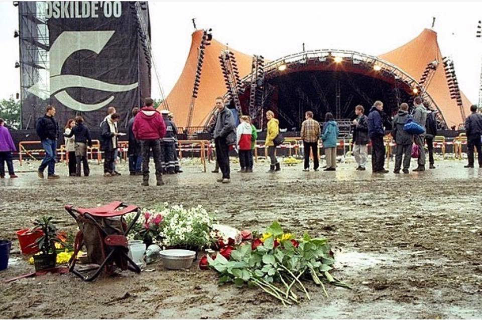 Find out what tragedy happened at a Pearl Jam concert in 2000.