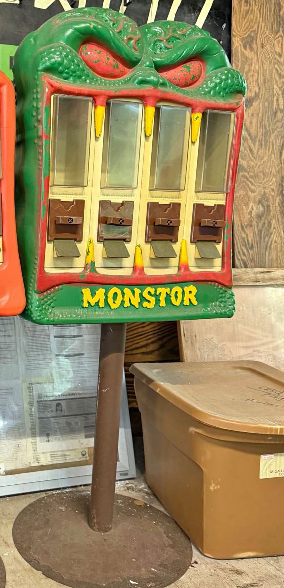 MONSTOR モンスター ガムマシーン ビンテージ 1988年 $_12.JPG?set_id