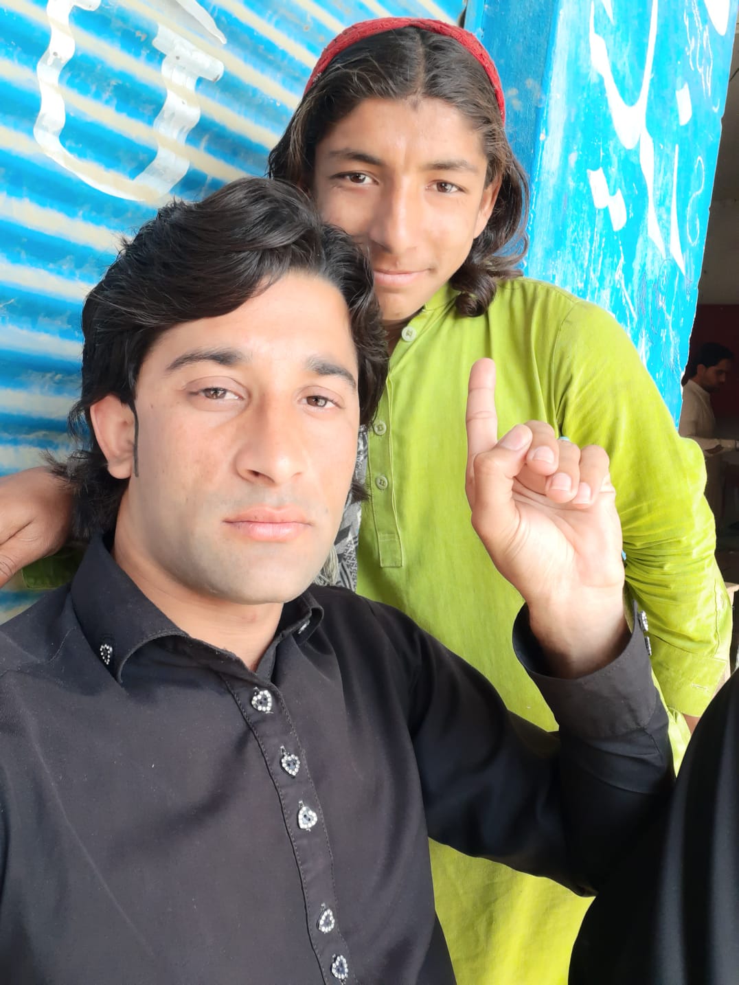 BADA KHAN VINES