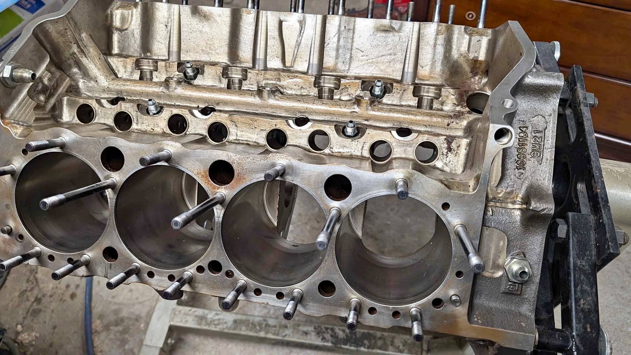 Sb2.2 Nascar engine block accessories - Car Engines & Engine Parts ...