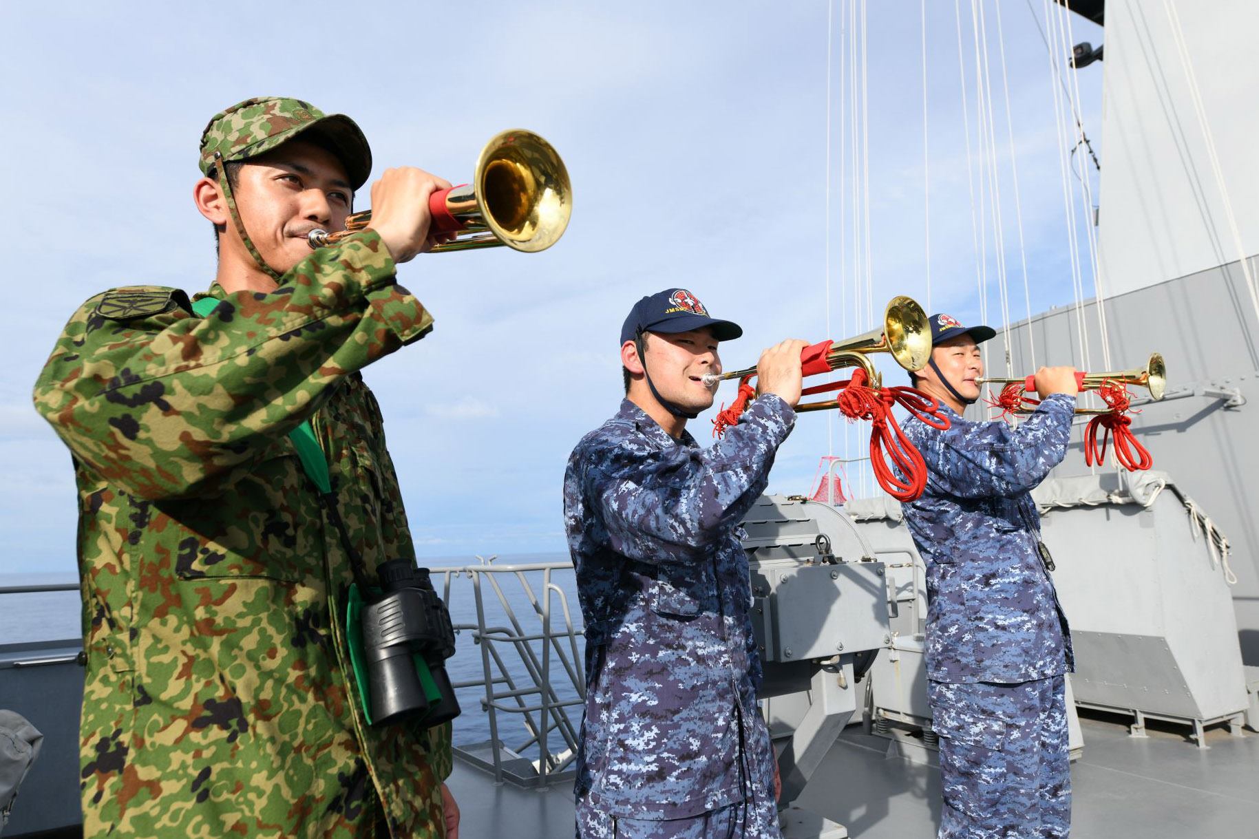 自衛隊ラッパ 進軍ラッパ 陸軍 旧日本軍 突撃ラッパ 信号ラッパ 起床