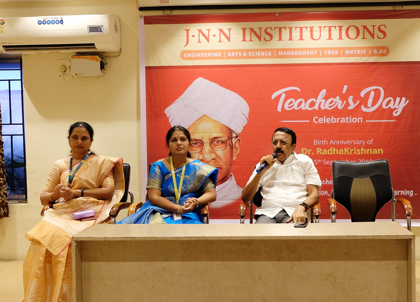 The staff of J.N.N... - J.N.N College of Arts & Science