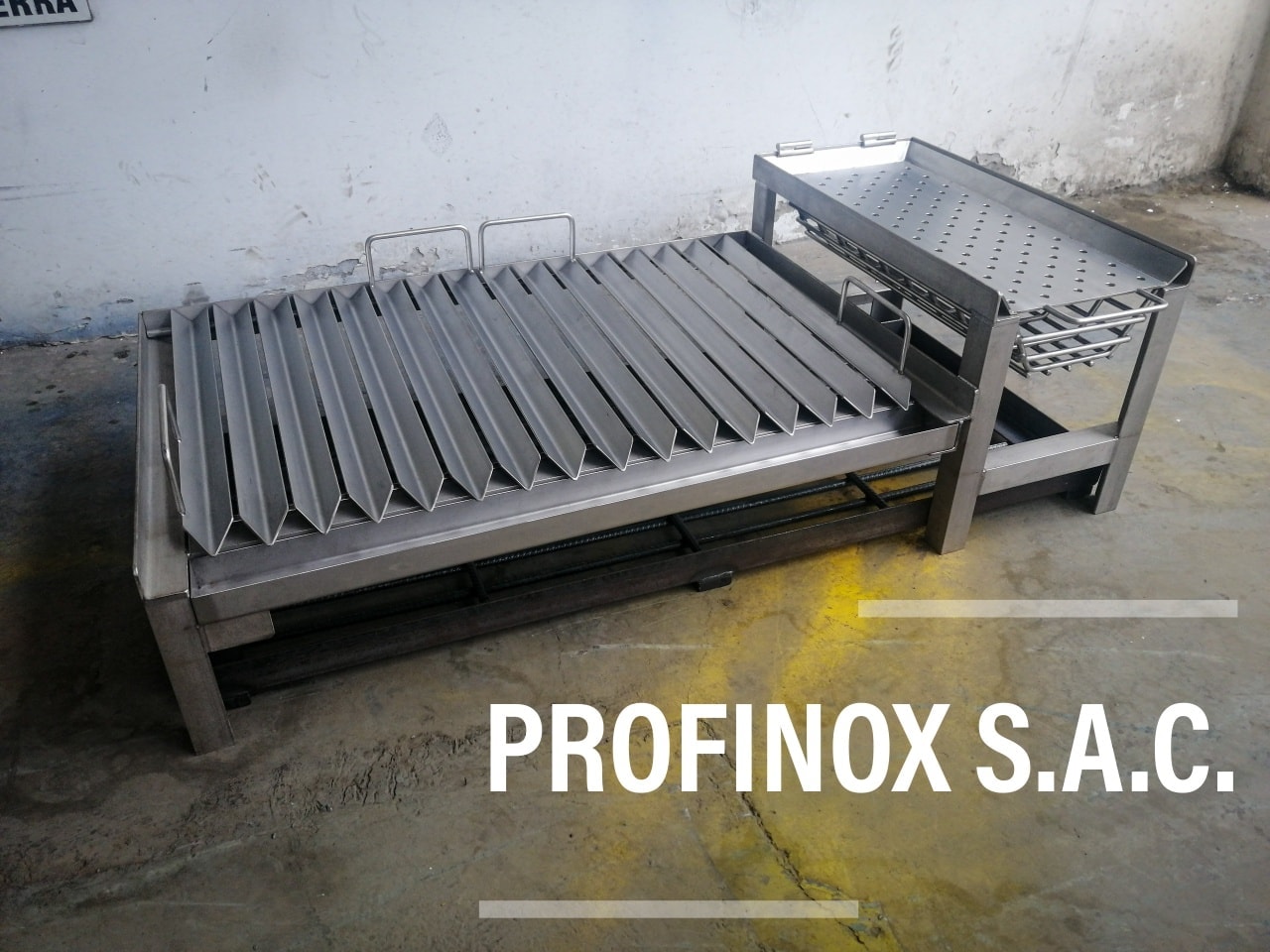 Profinox - ¿Te imaginas esta parrilla con plancha en tu...