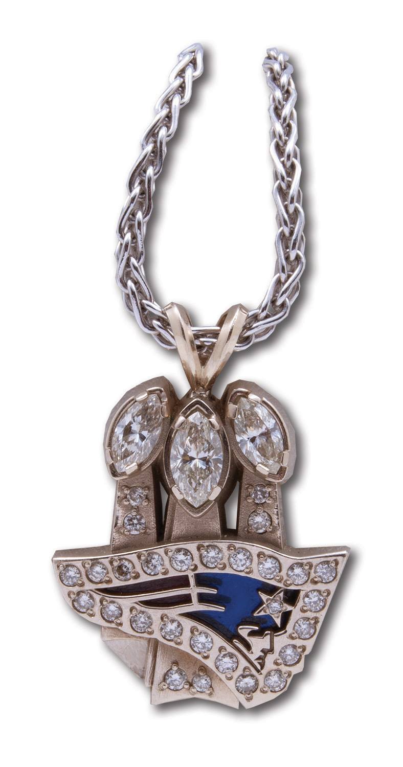 Scp Auctions Super Bowl Champions 04 New England Patriots Super Bowl Xxxix Champions 14kt Gold Pendant With Real Diamonds Chain Necklace Upcoming Auction Scpauctions Nfl Nfl Patriots Patriots Superbowl Superbowl Jewelry