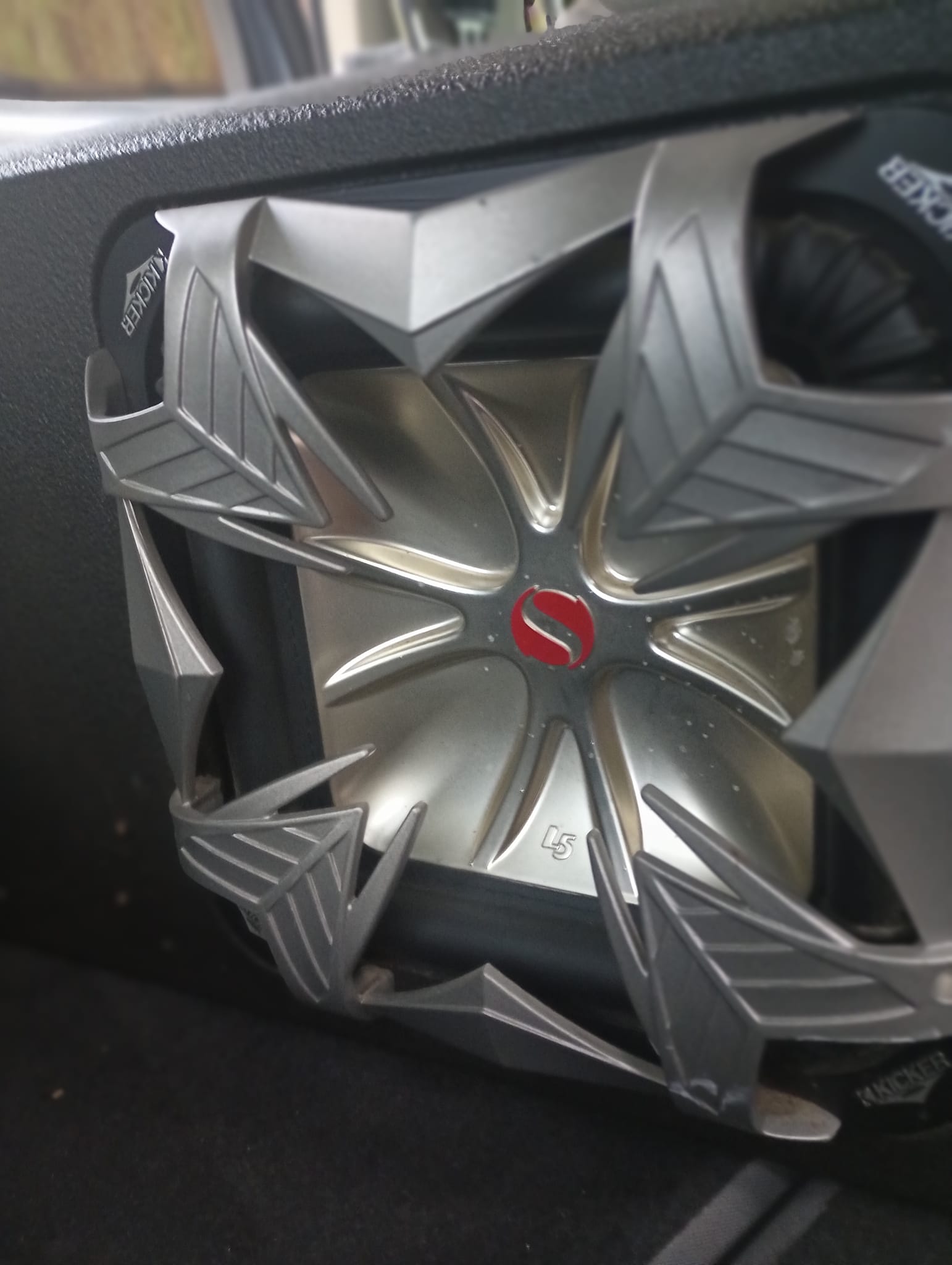 Kicker Solo Baric L5 on Rockford Fosgate Power 150.1