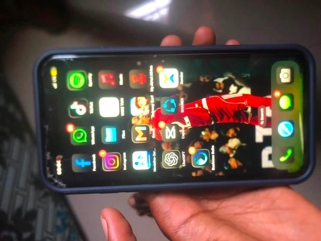 iPhone XR fully functional with Face ID and True Tone , 64gb only