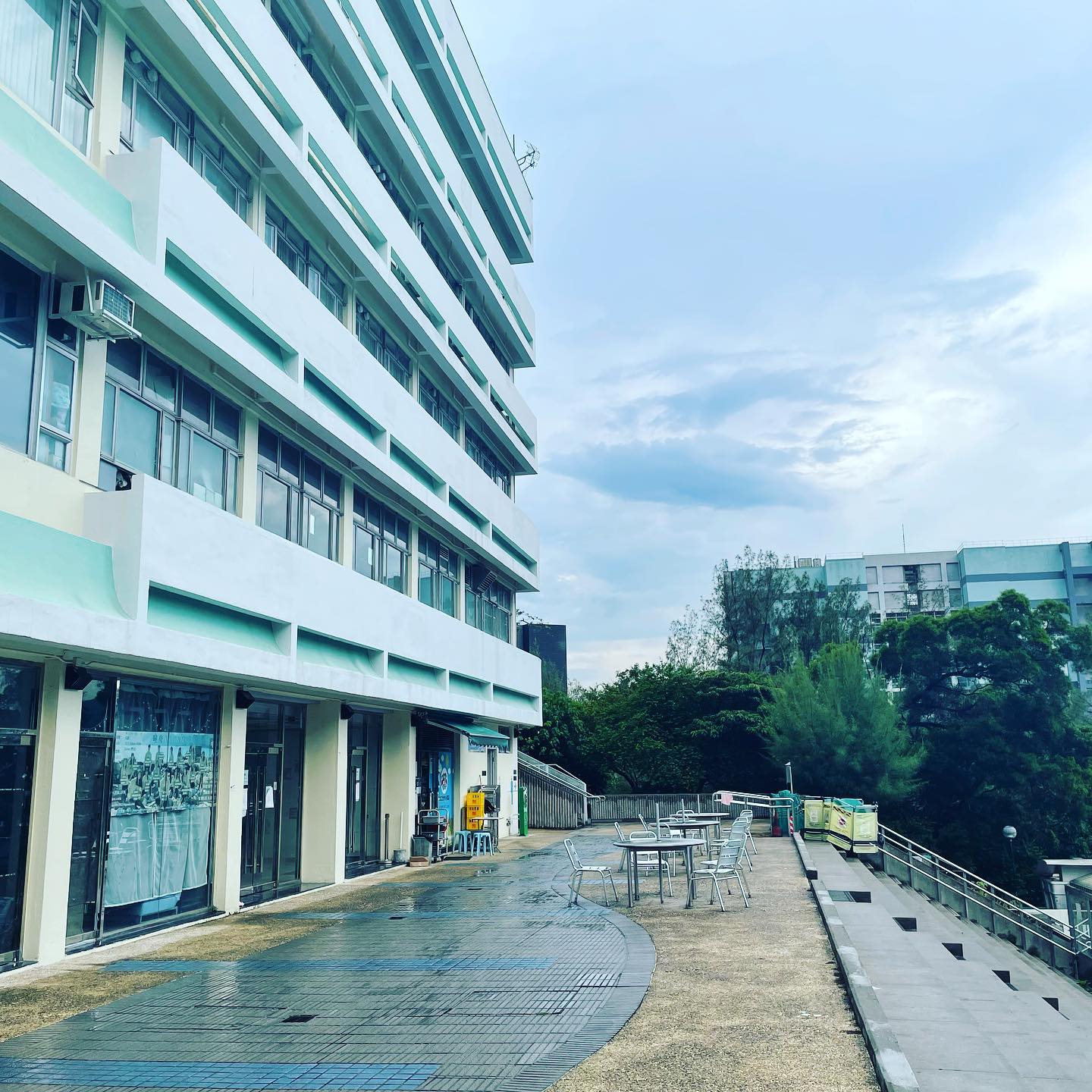 恩典·哲·算 - 今天到中大探望實習教會的弟兄姊妹， 邊行邊分享行上engine building時，...