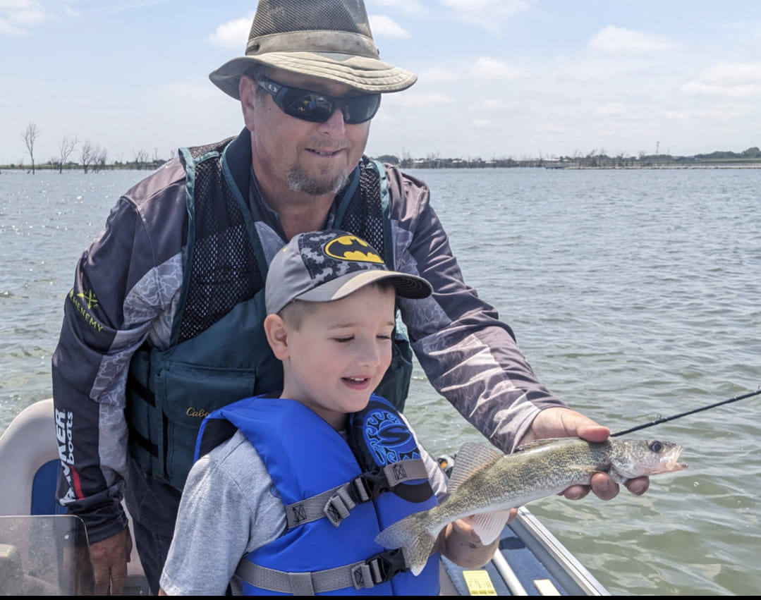 bass hook with weight Reaction Tackle Weighted Swimbait Hooks - Weedless Belly Weighted Hooks Twist Lock Bait Keeper for Soft Plastic Swimbaits - Fishing Hooks Reel Colors Pancake Bridge NOT-META the Lunker City Pro Rod Model:CP-DD-1002M