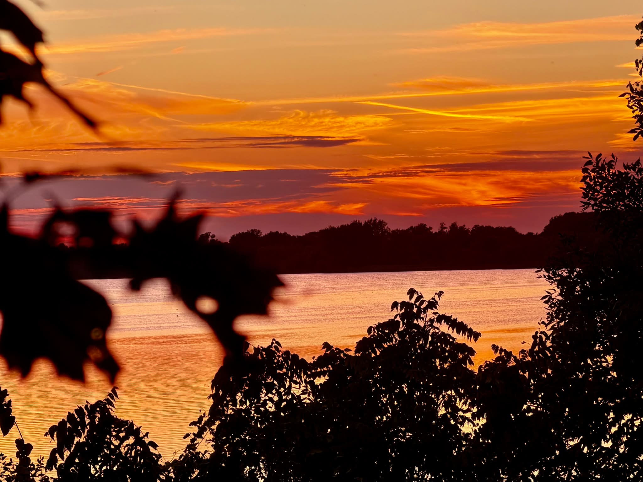 Description of a serene sunset in Minnesota