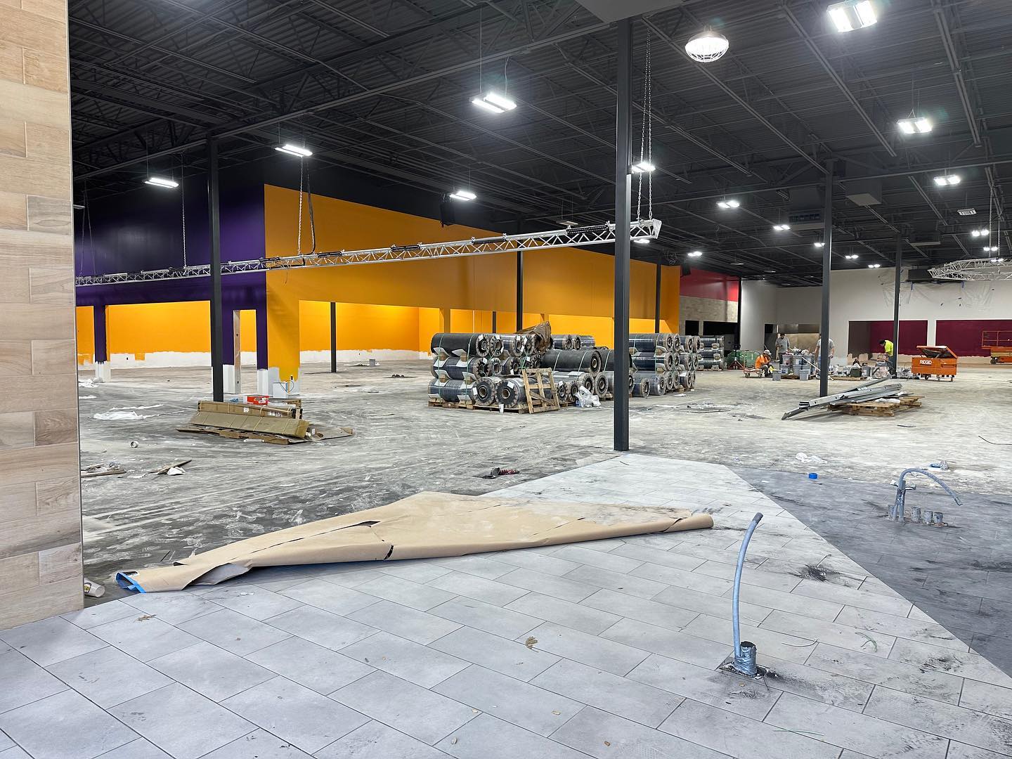 Crunch Fitness - Construction Update 🚨 Our gym walls have... | Facebook