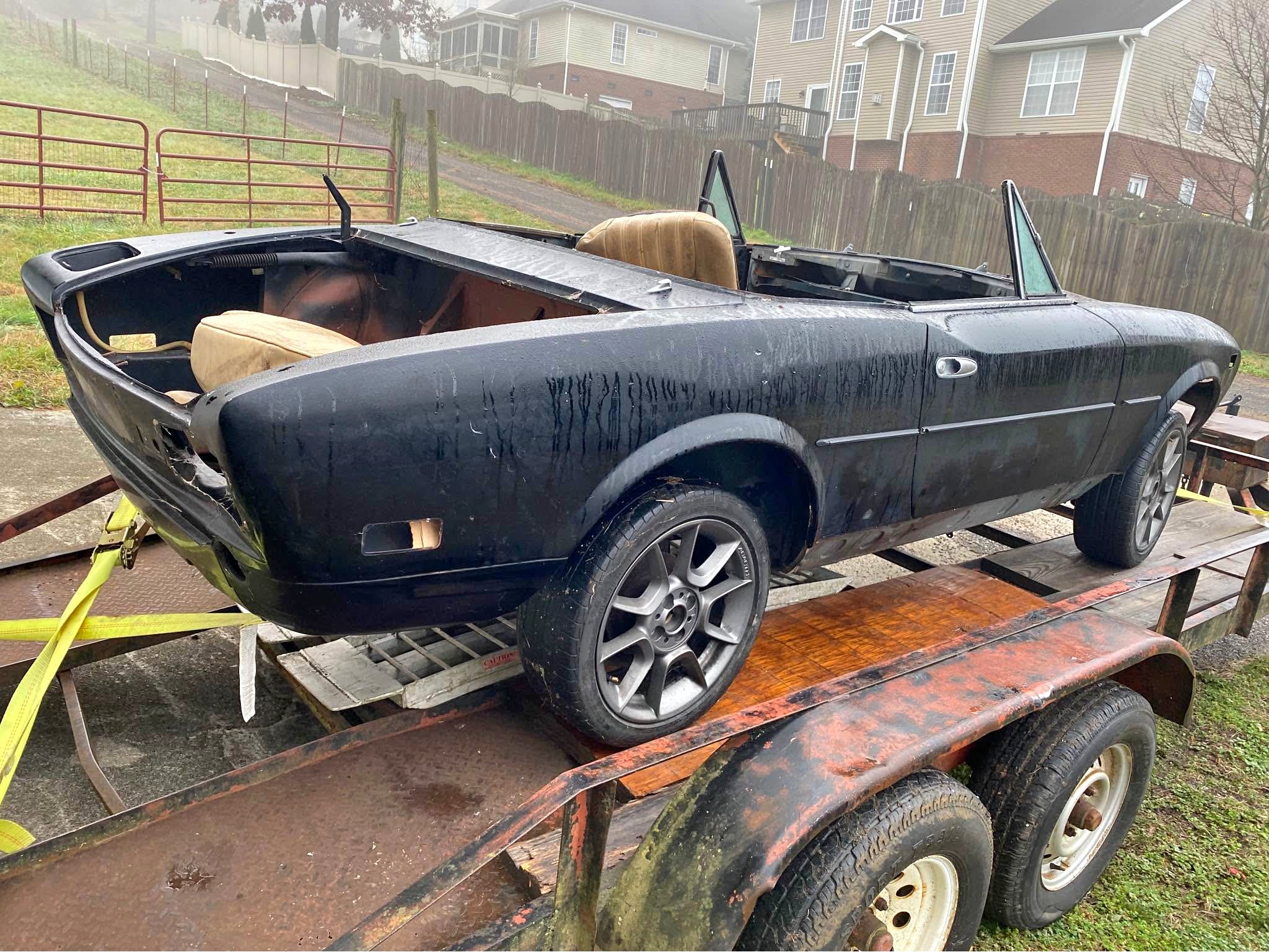1981 Fiat Spider 2000 body shell - Car Exterior Parts - Knoxville ...