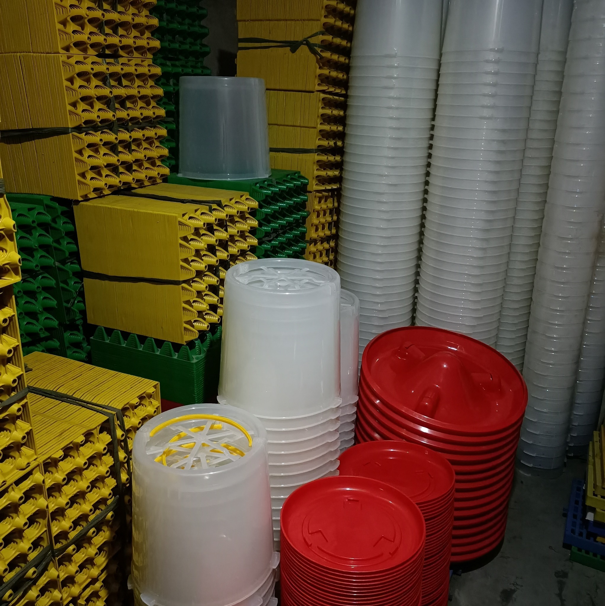 PLASTIC SCREEN POULTRY | Valenzuela