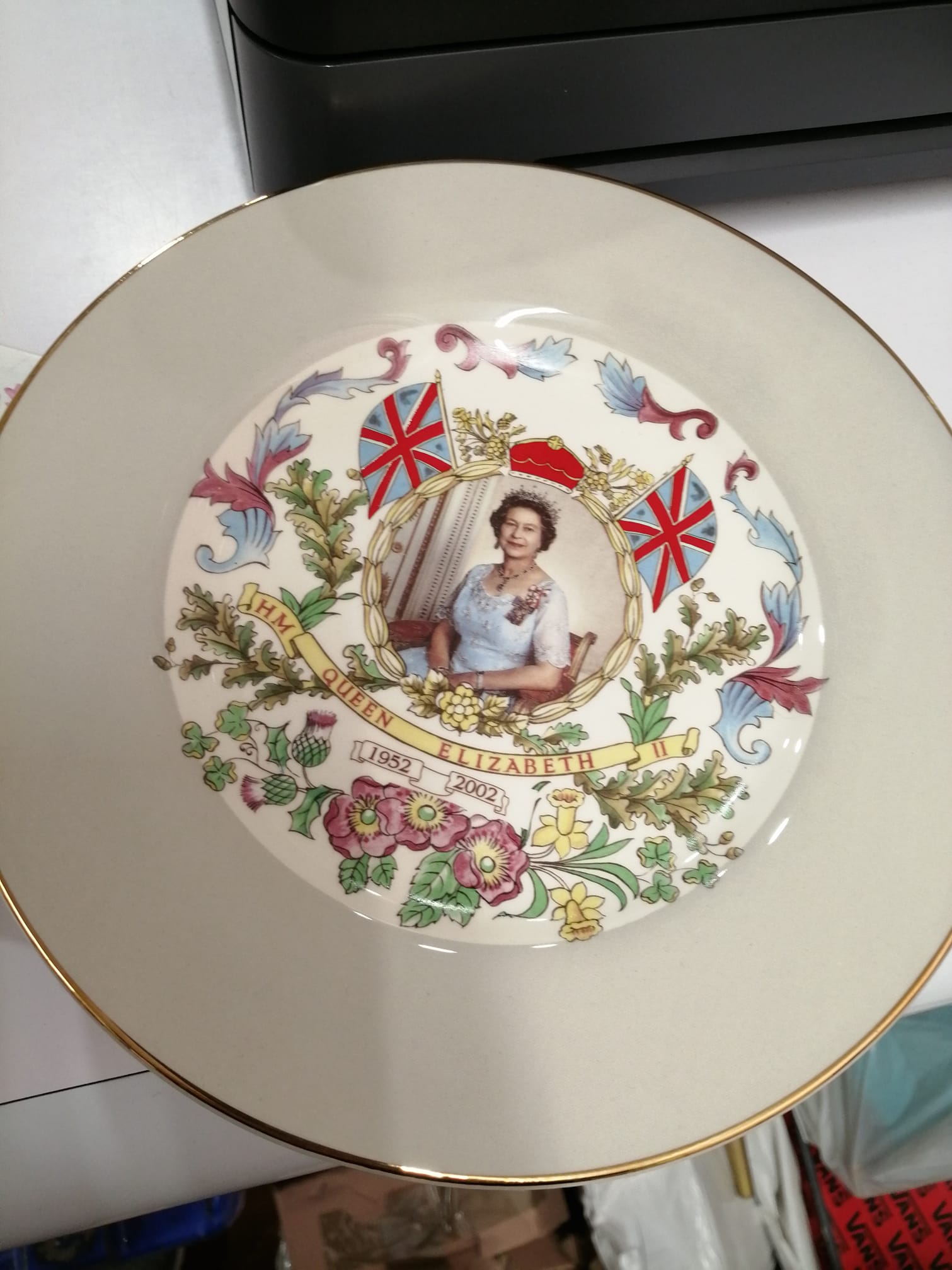 This plate comes with papers and box. Cash only 83607. Meetup or