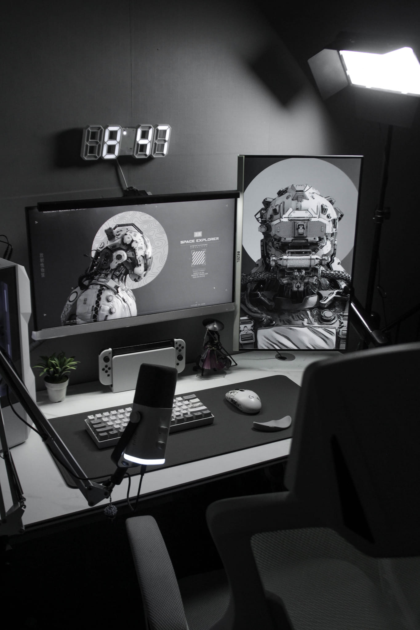 My black, white & gray theme desk setup ???