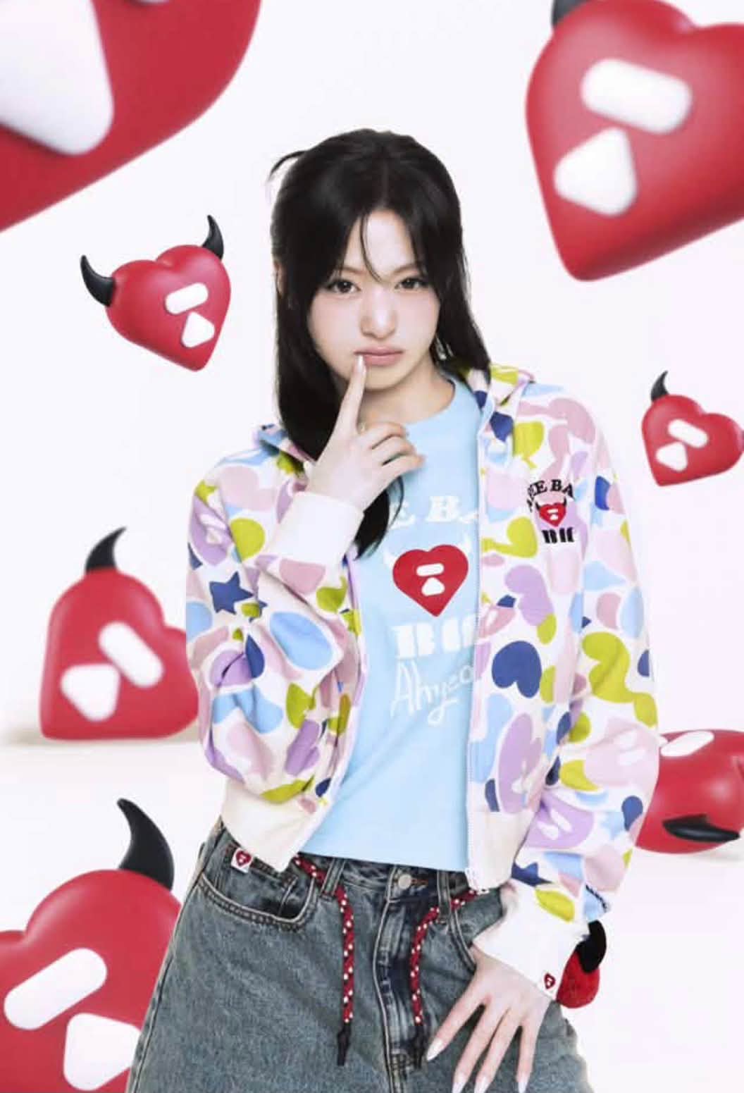 🛫 PRE-ORDER 5-10 วัน APEE × BABYMONSTER HEART BADGE ZIP HOODIE