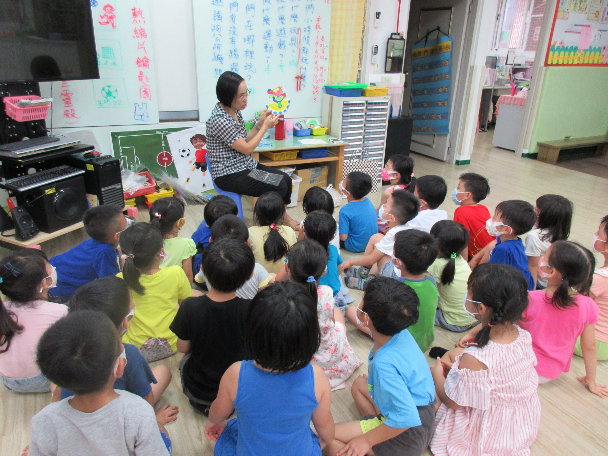 臺南市安平區石門國小附設幼兒園 - 製作龍舟~祝端午節快樂 石門附幼團隊敬上