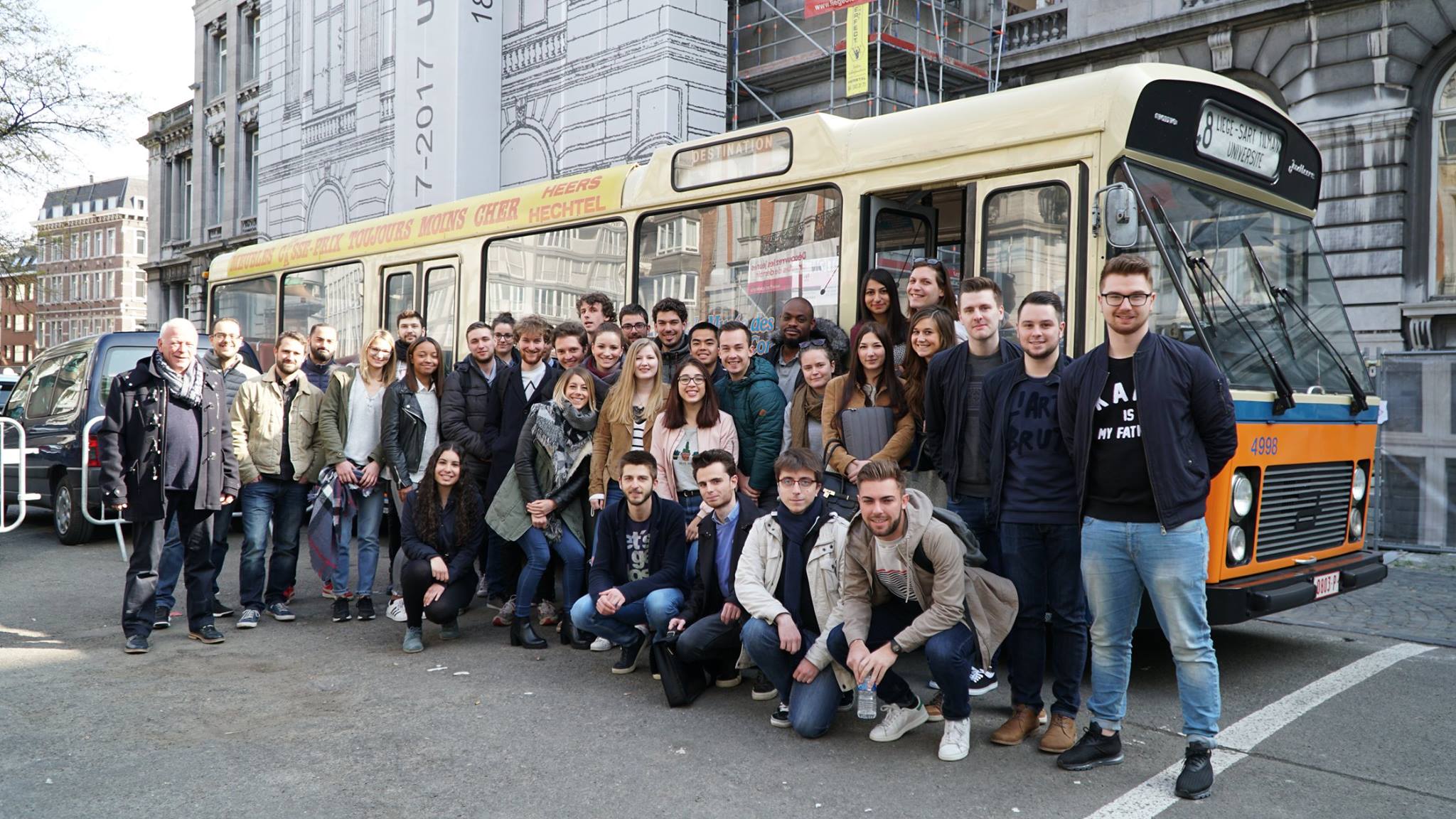 Le Studio Bus est bien installé... - Université de Liège