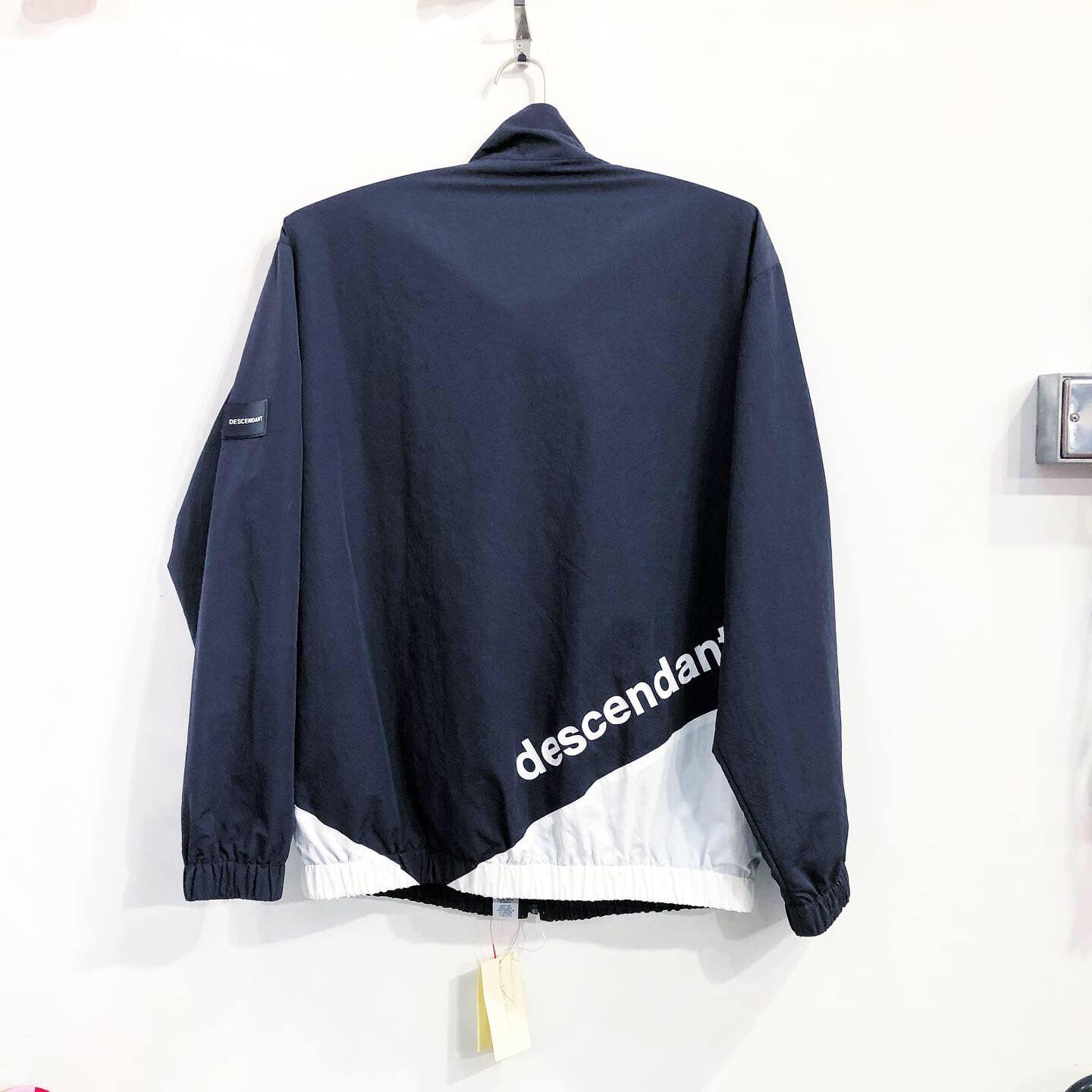 DESCENDANT DOULIE NYLON JACKET 18SS ?每季復古運動夾克設計都十分 