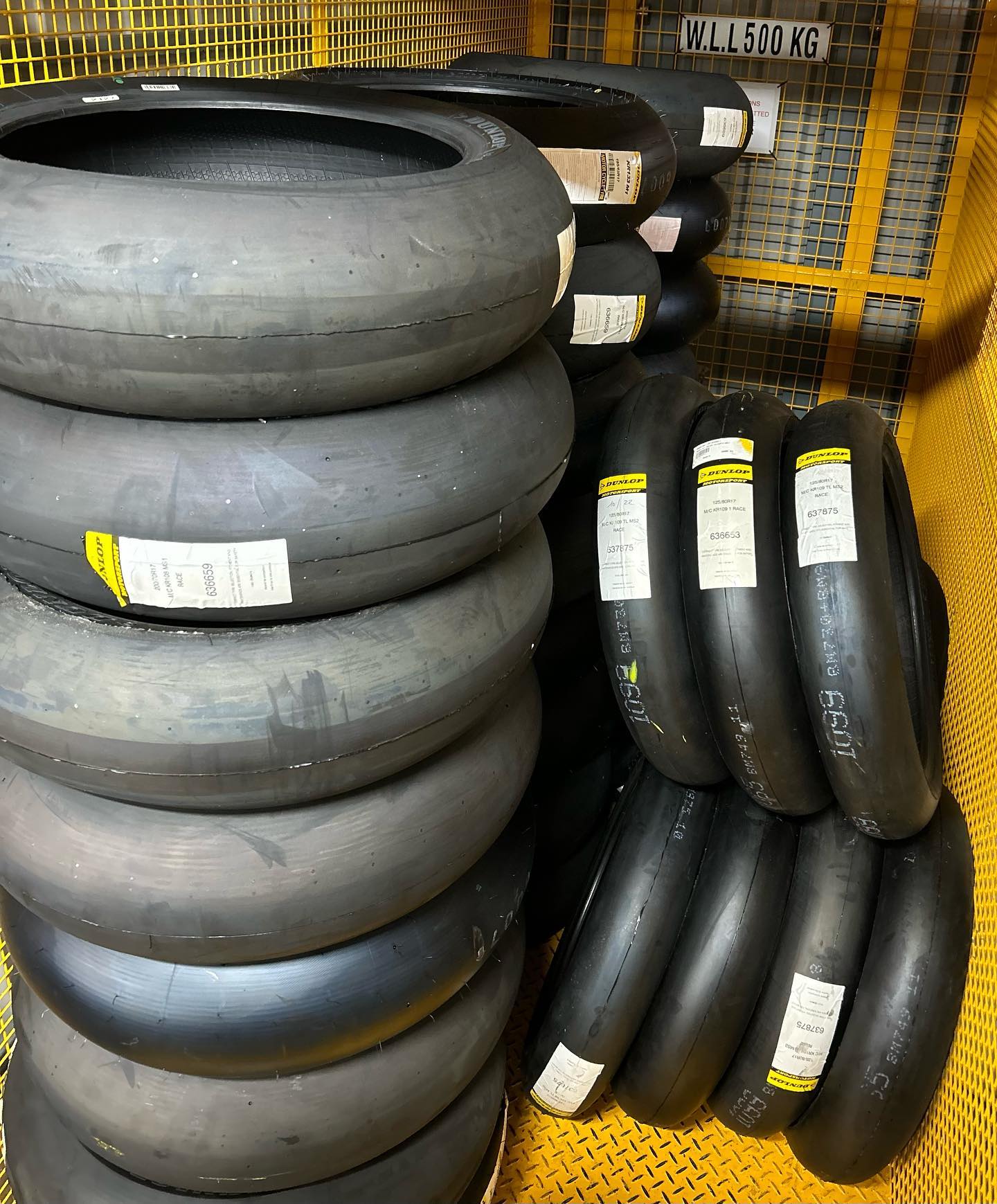 Dunlop KR108 -1 compound 190/55/17 date code 2025 rear. Dunlop