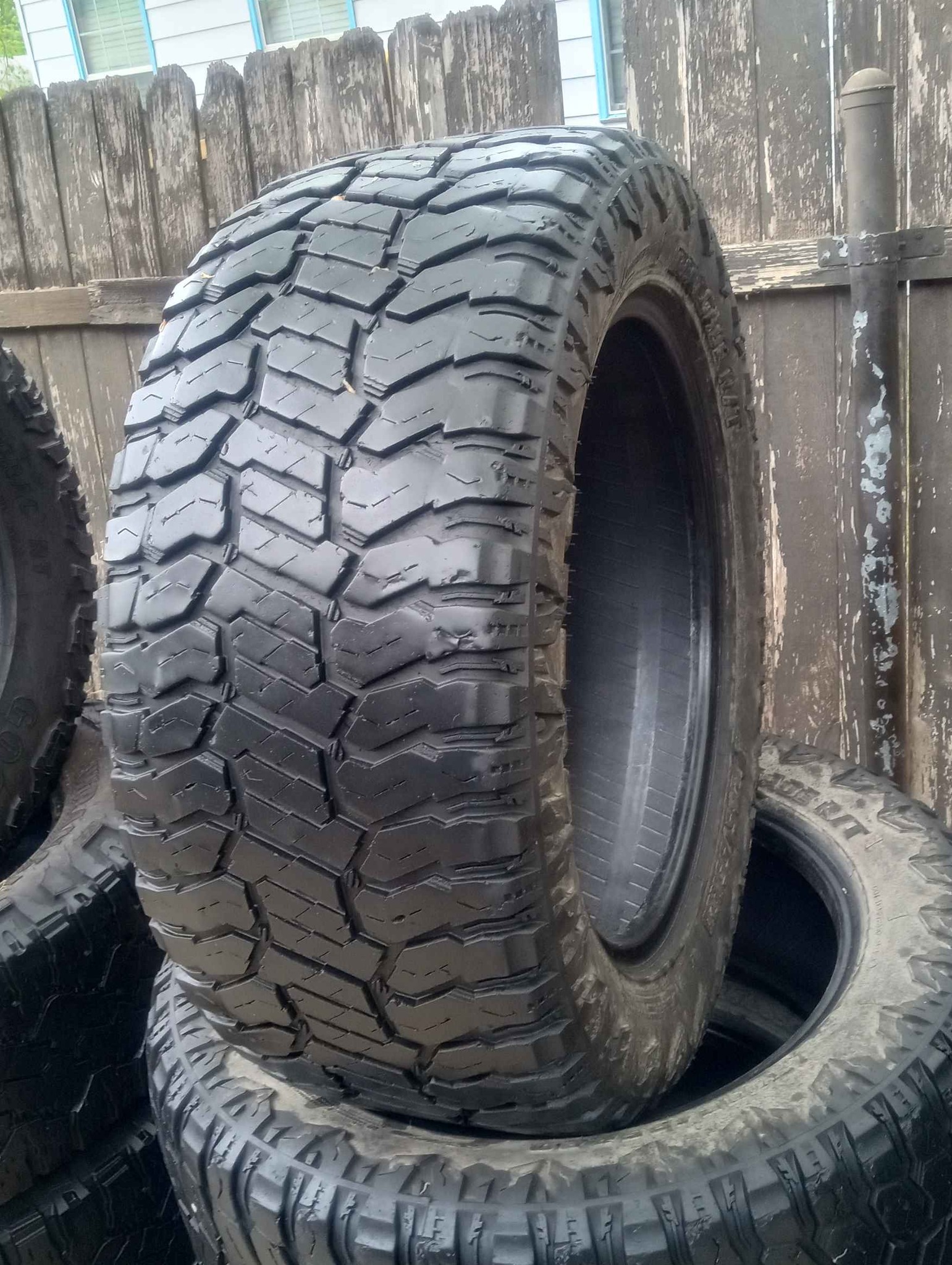 RADAR LT 285 55 R20 LT SET COMPLETO DE 4 LLANTAS USADAS 80% DE VIDA ...