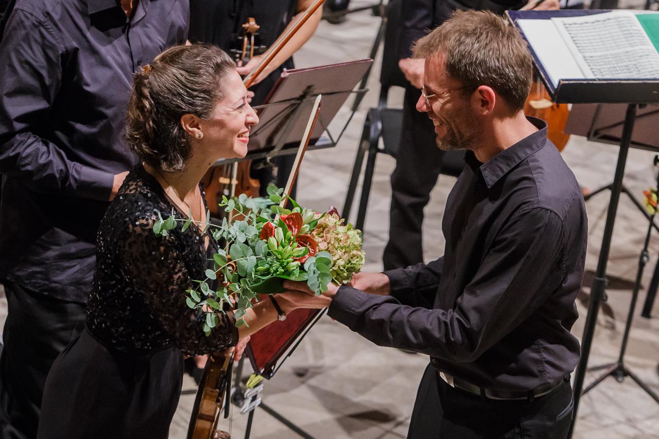 We are happy to introduce you our new Concertmaster, Mirabai Weismehl ...
