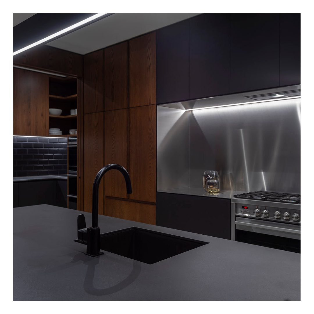 Leonie Hamill Design - A perfect example of how we love to mix ...