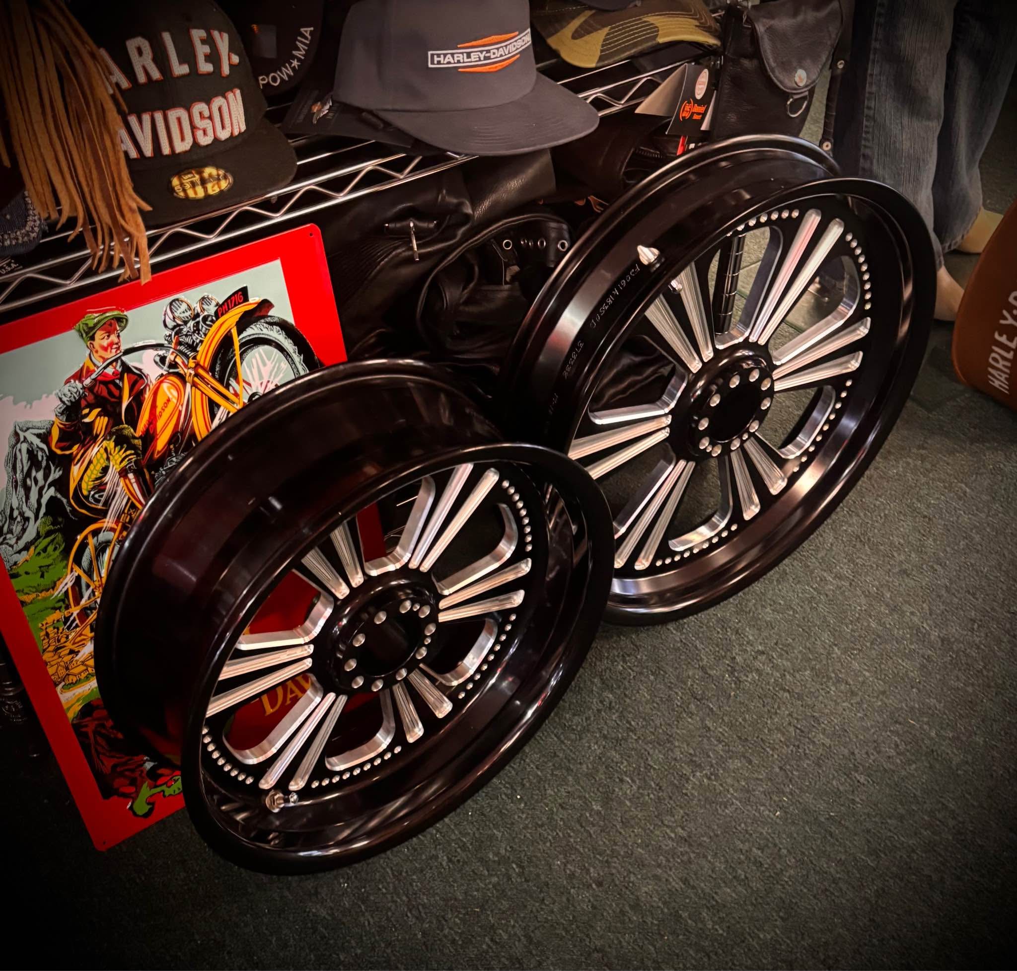 Performance machine dominator rims for Harley-Davidson - Car Wheels ...