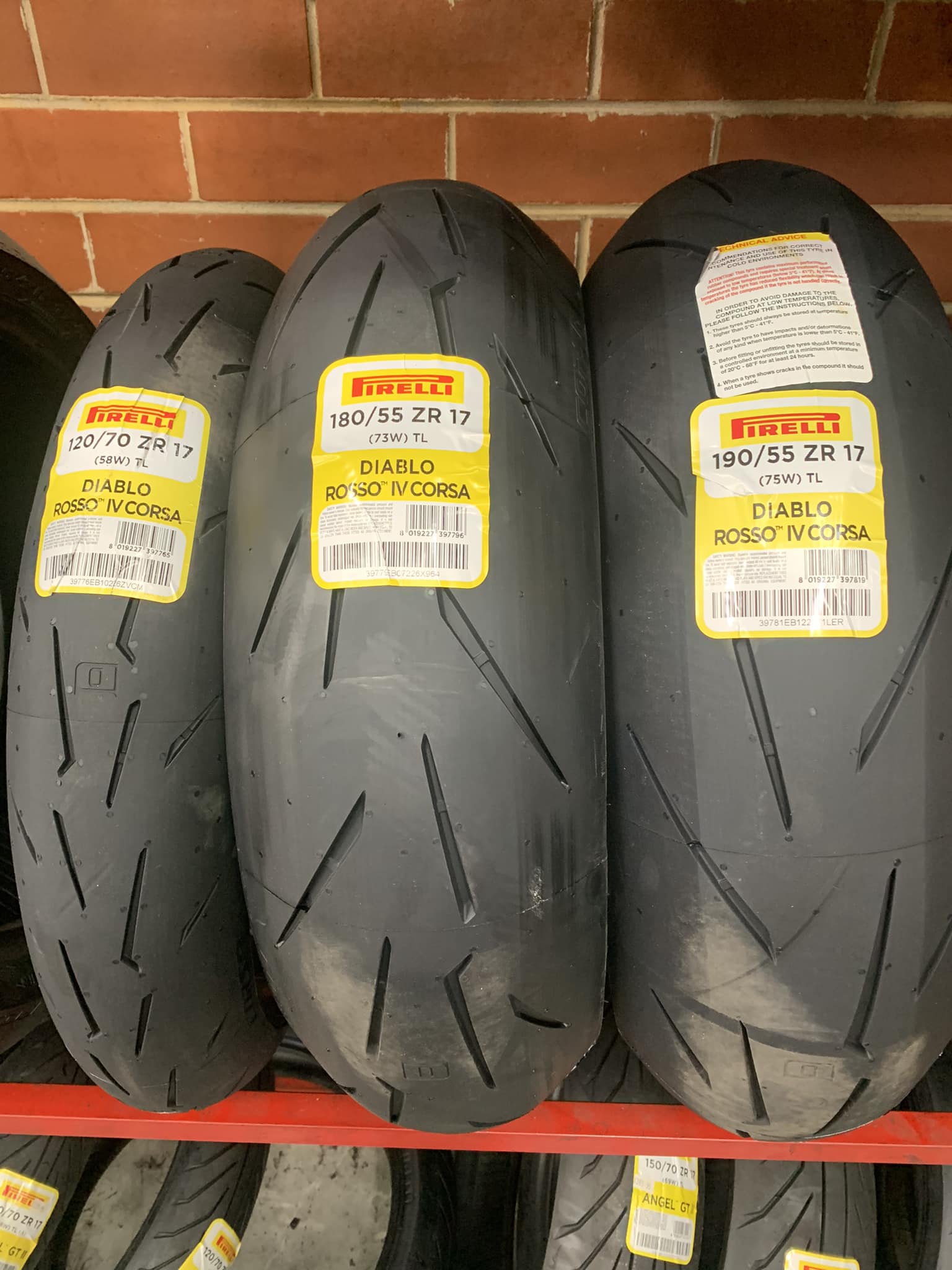Pirelli Diablo Rosso4. Diablo Rosso Corsa 2 190. 55 17 200. 55 17 