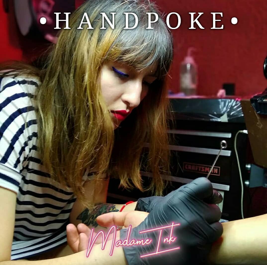 Madame Ink - El hand poke es una práctica ancestral, que...