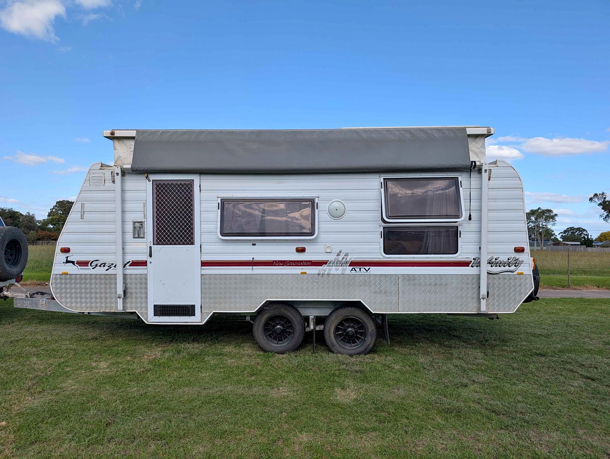 2000 Infinity Caravan - RVs & Campers - Sale, Victoria | Facebook ...
