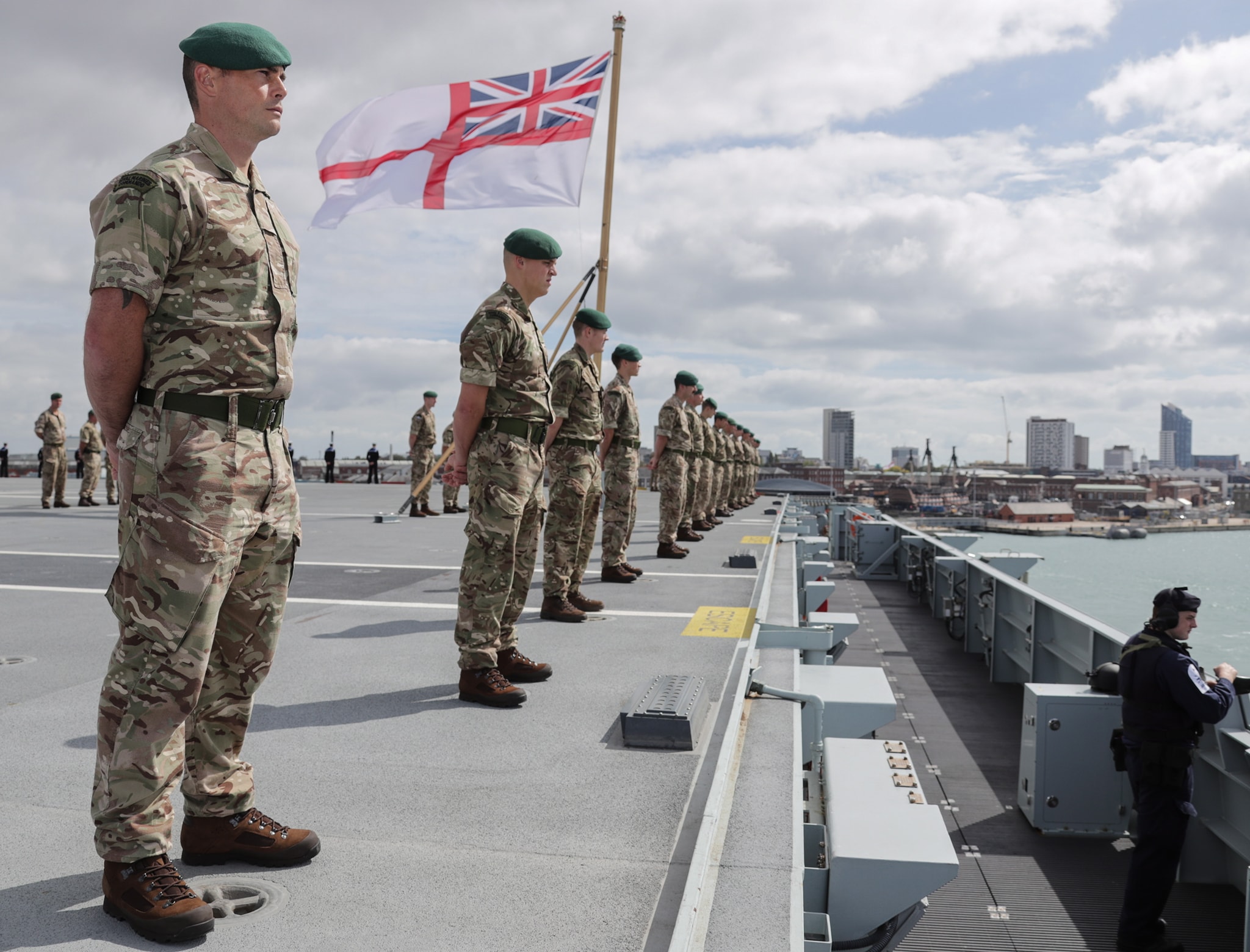 A few more images of HMS Queen... - British Armed Forces News