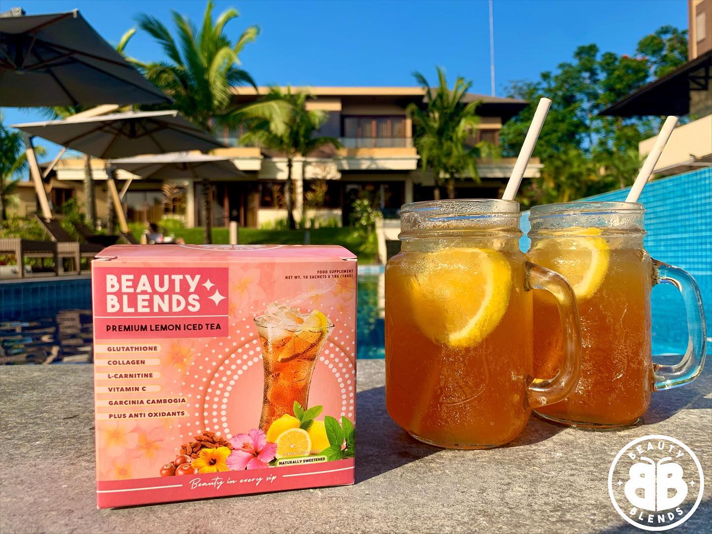 This has been my favorite beauty hack this summer ☀️💧 Talk about hydration, glow and a refreshing drink you can happily sip all day long! #icedtea #icedrink #teatime #icetea