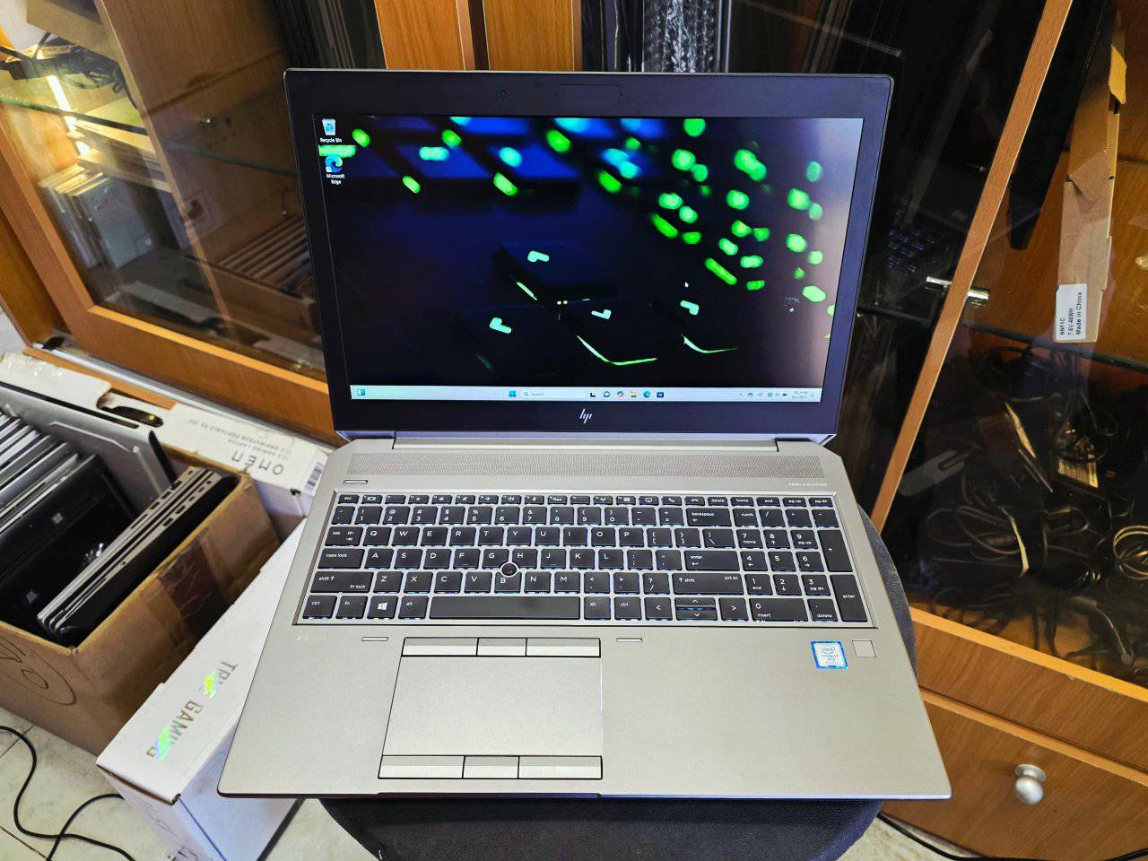 ??HP ZBook 15 G5 15.6