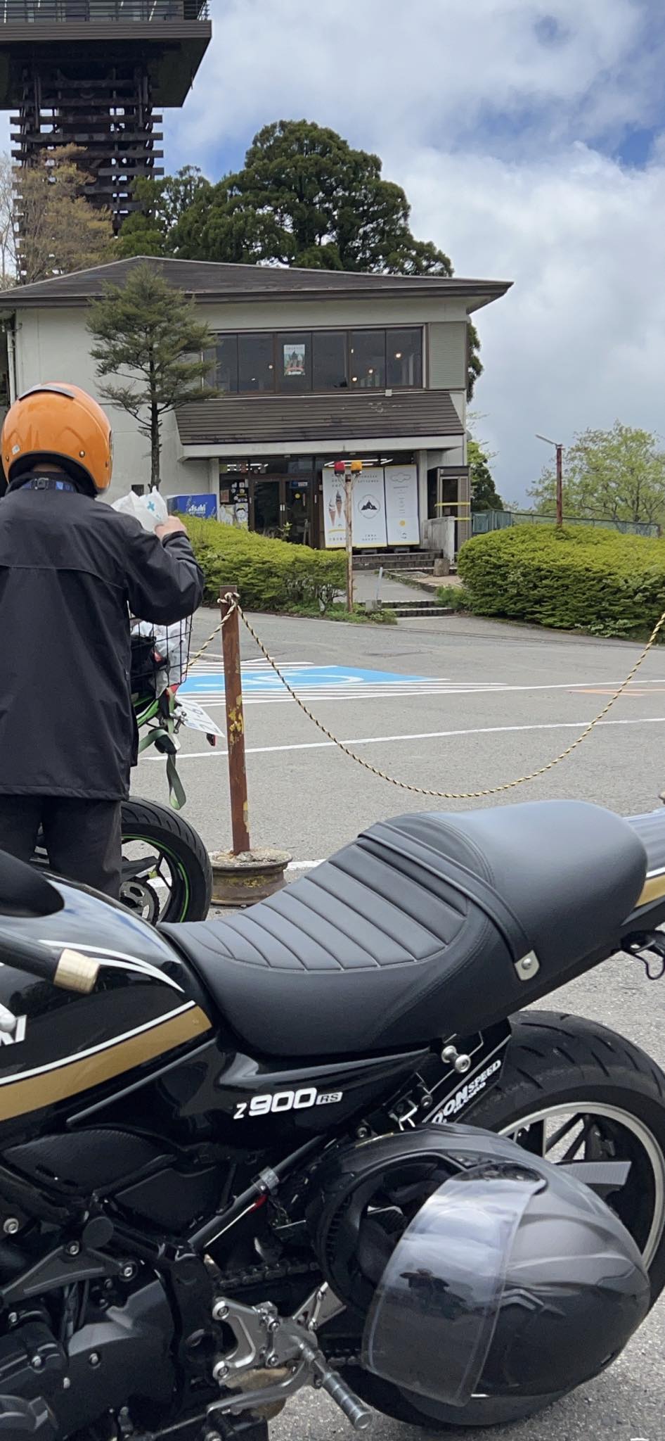 バイク z900rs 純正シート ノーマル 6000km程使用しました。