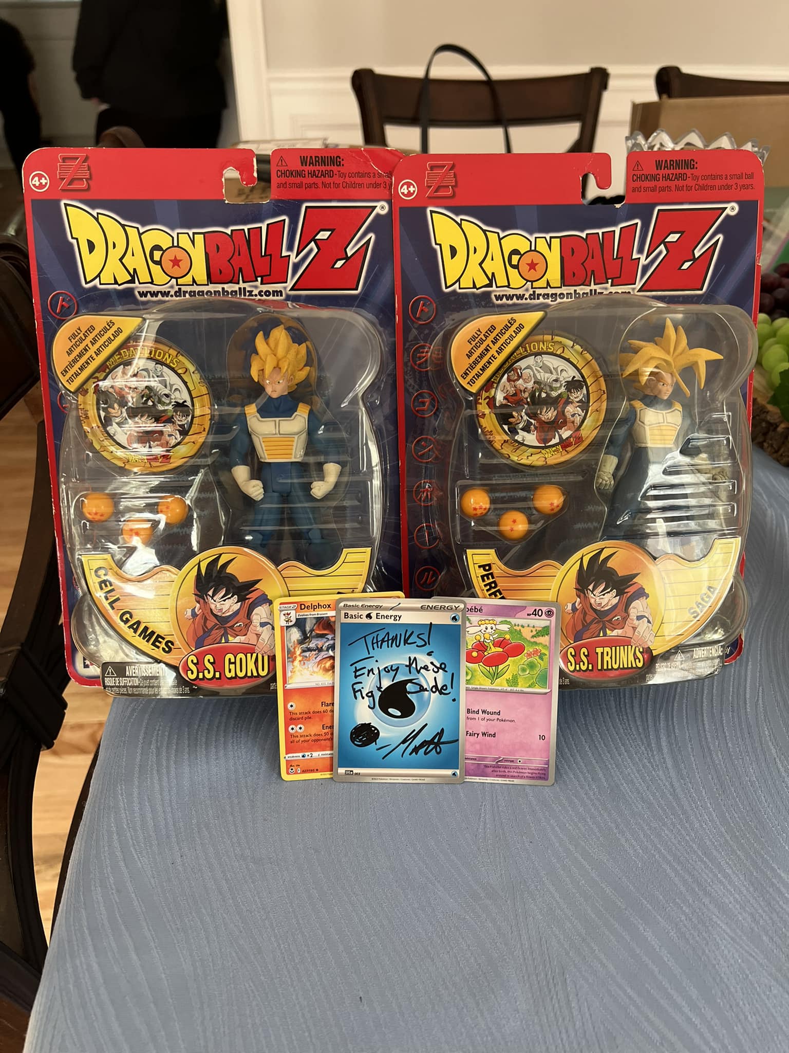 Vintage 1990s Dragon Ball Z Super Battle Collection No.207 SS Goku Figure - Taiwan Classic