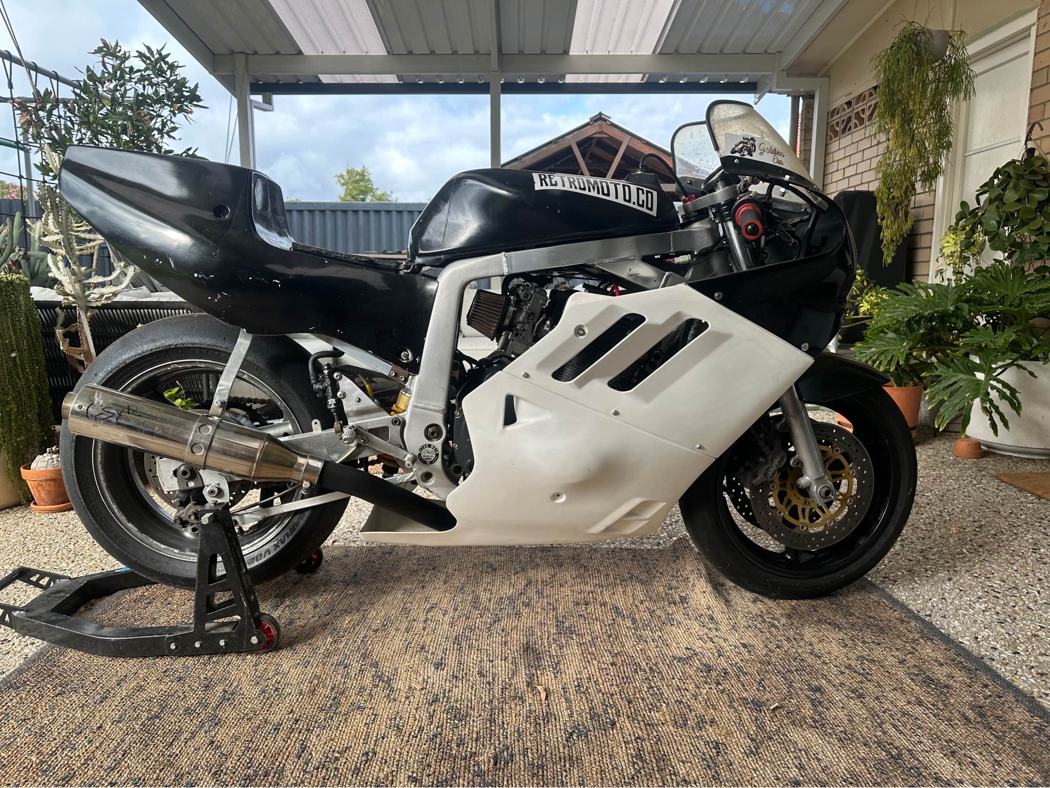 Phare Droit Suzuki GSX-R 750/1100 Année 1988 - Pièce D'occasion - Réf A2373