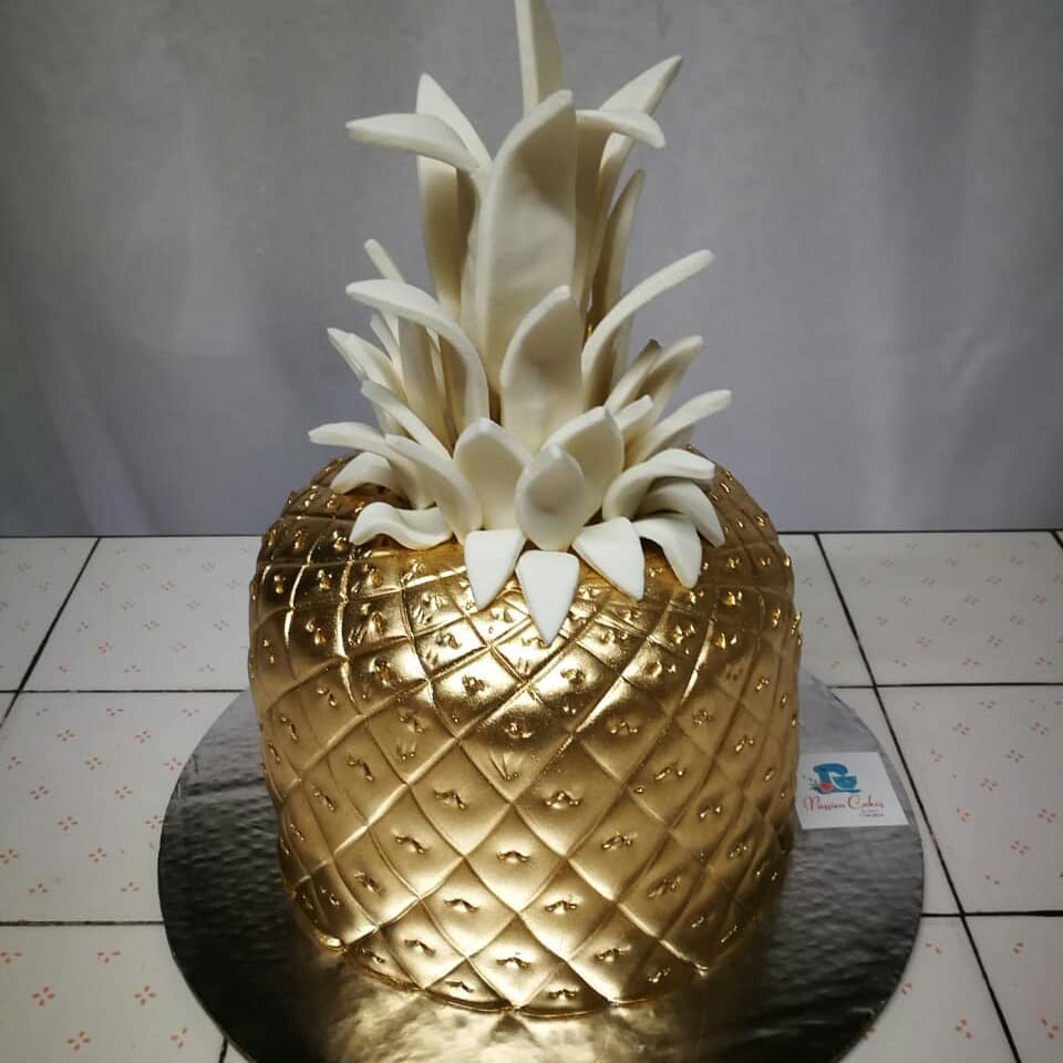 Passion Cakes - Hermosa piña dorada, sabor naranja con...
