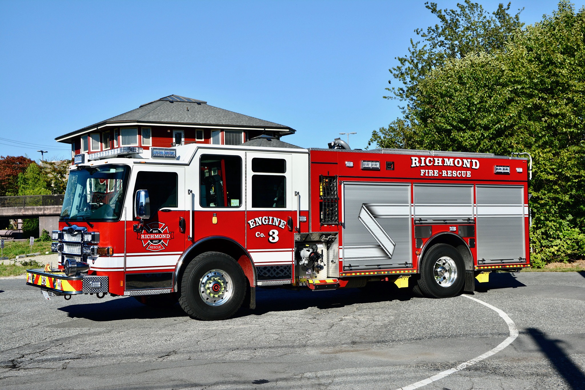 2015 Pierce Dash CF 7011 fire engine specs
