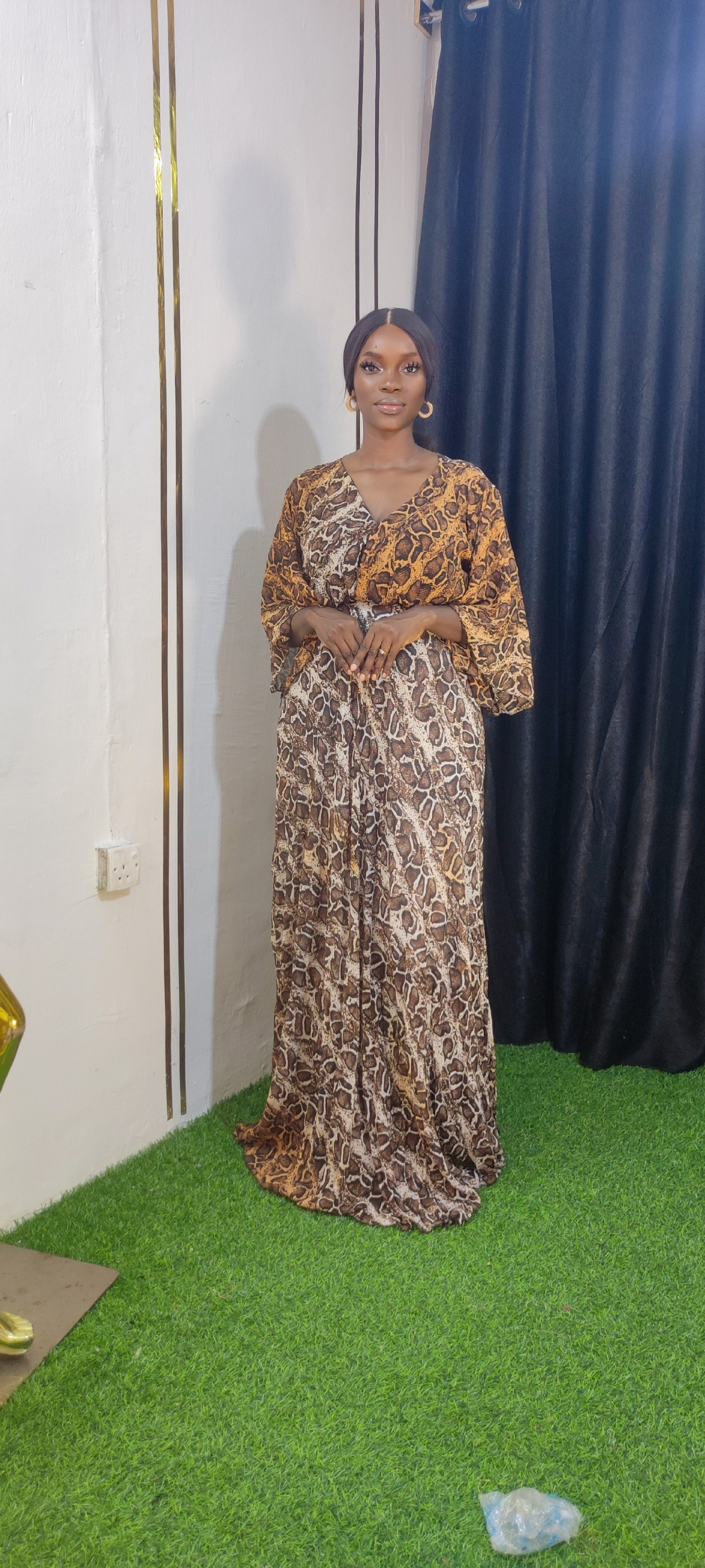 graduation dresses for parents outfit inspiration For parents attending their baby's graduation, here are some stylish and impressive outfit ideas. For Mothers: 1. Elegant dresses: A-line dresses, shift dresses, or maxi in CLEARANCE TAG: DESIGNER