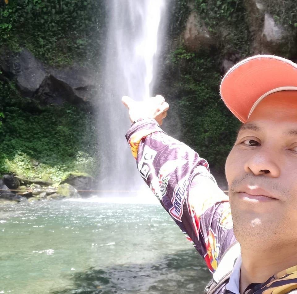 Pagnapatawa my libring comshop. Pero may challenge 😂 | Robert Lastrella ...