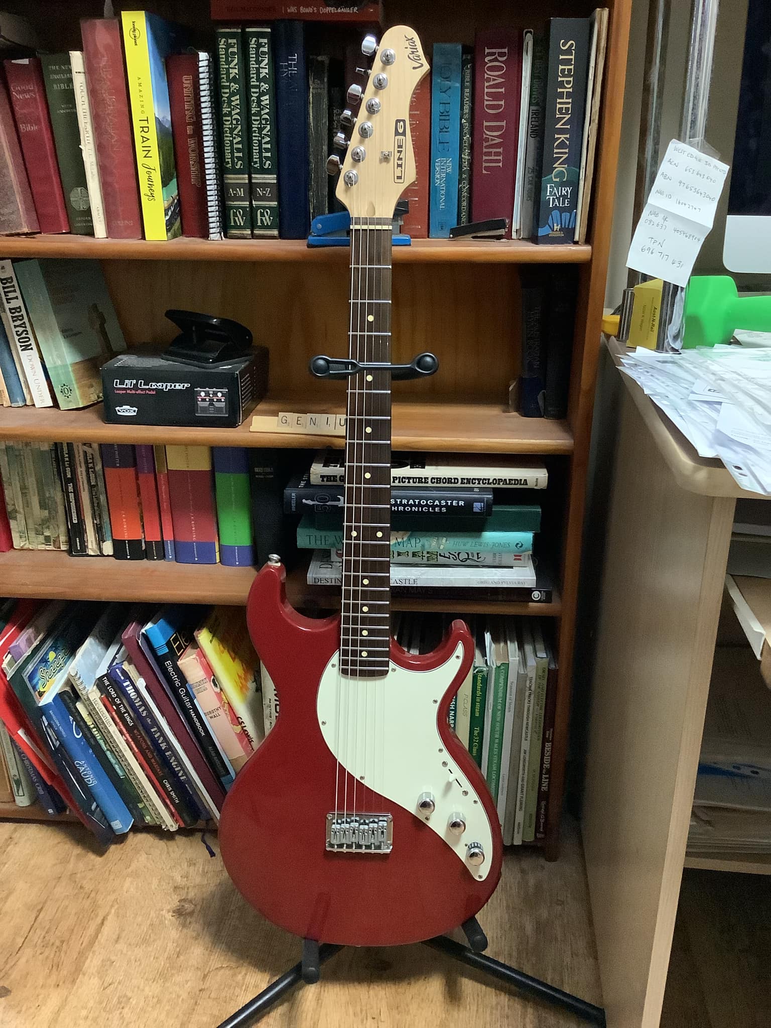 LINE6 / VARIAX 300 (ジャンク) Line 6 Variax 300 Modeling Guitar
