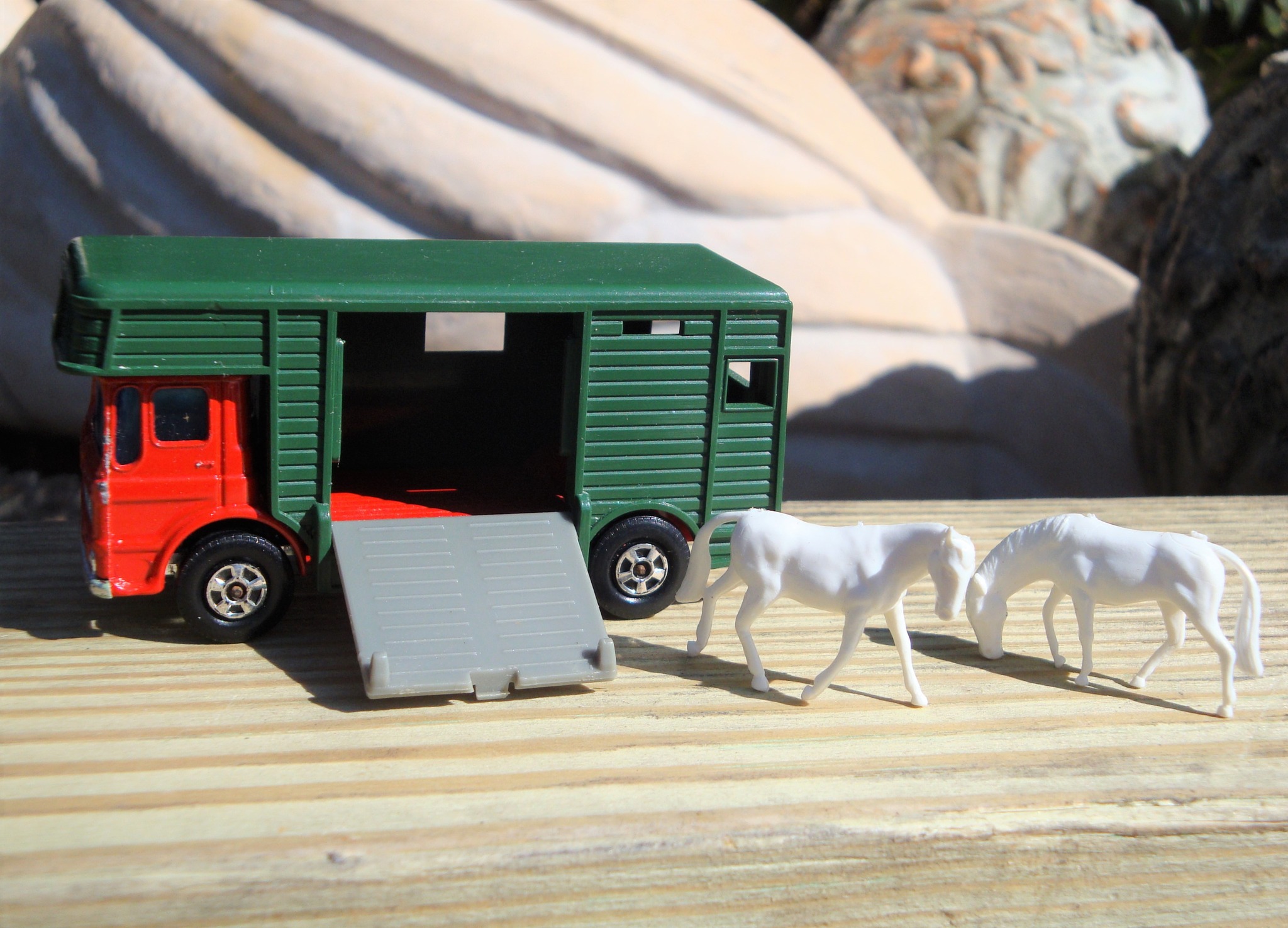 Matchbox marshall horse box details