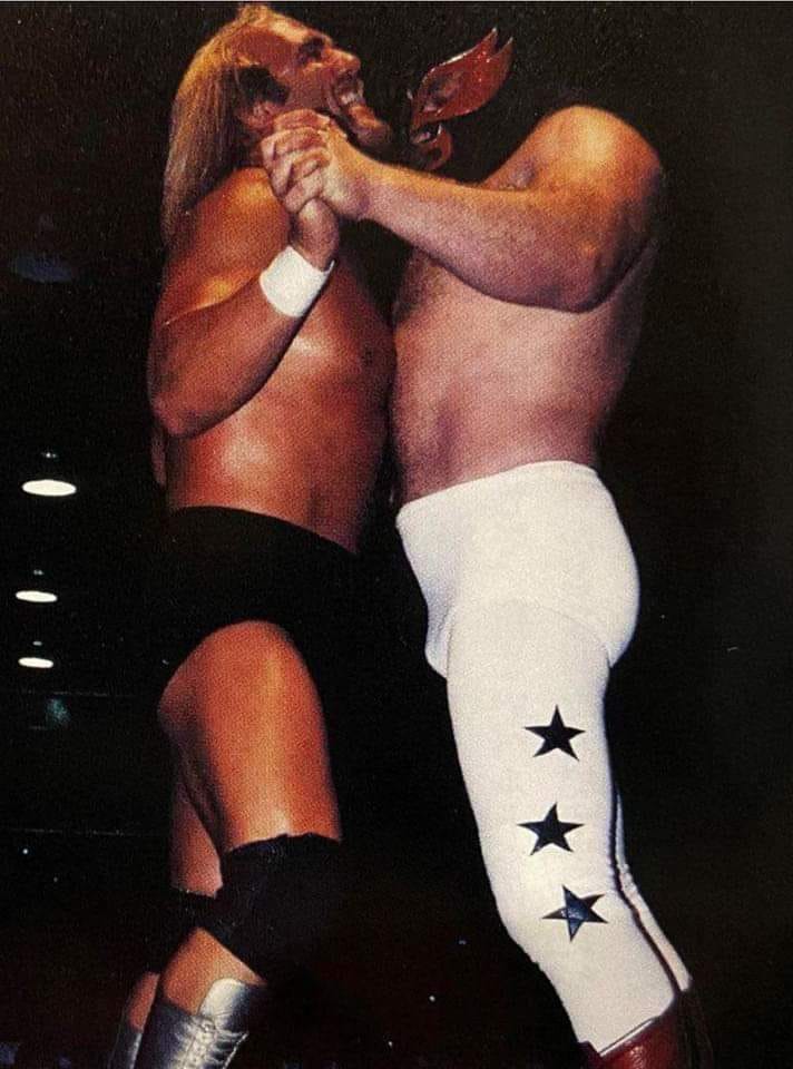 Amazing shot of Hulk Hogan vs. a masked Big John Studd!!!